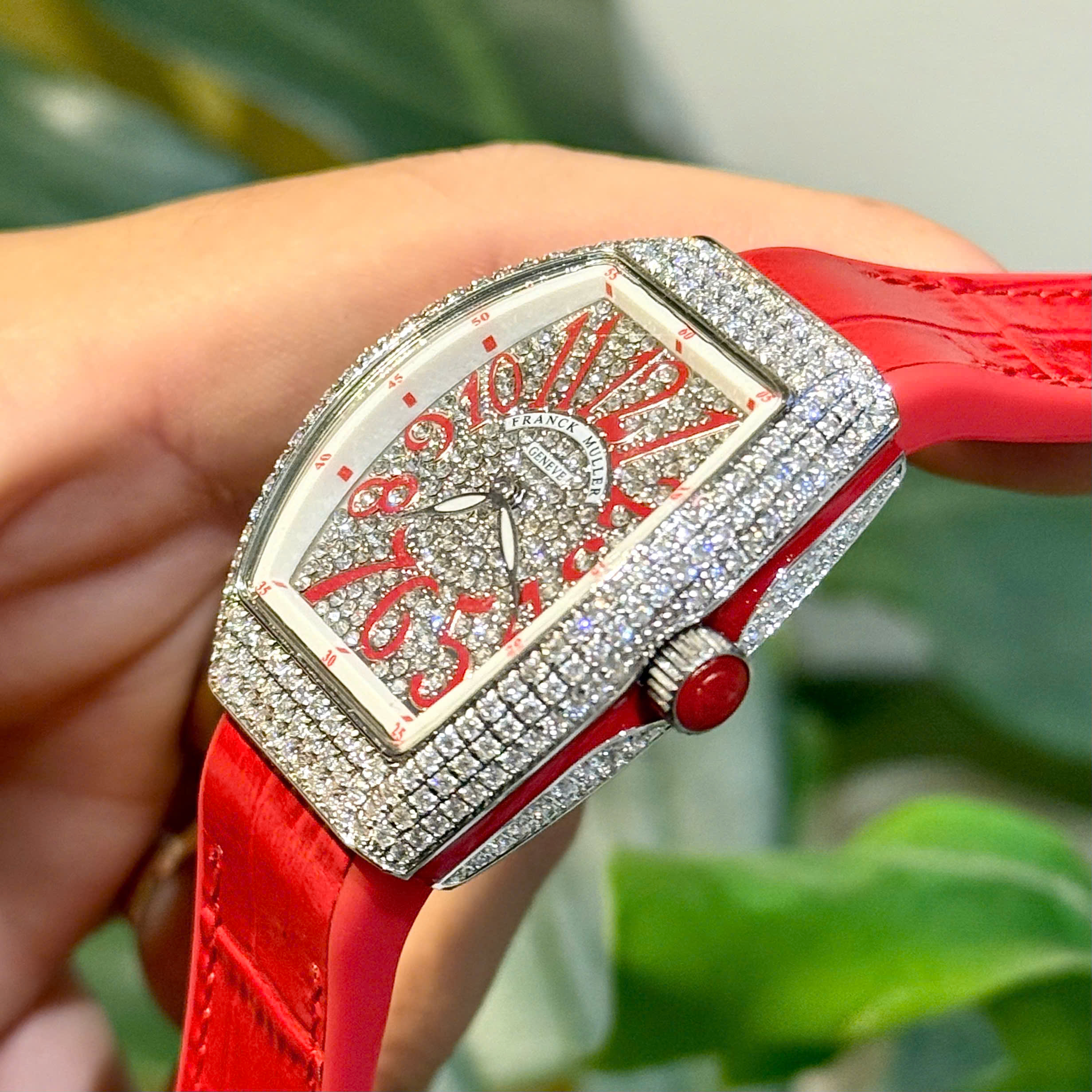 Đồng Hồ Franck Muller Vanguard V32 Nữ Đính Full Đá Màu Trắng Máy Pin Nhật 36mm (13) Dong Ho Franck Muller Vanguard V32 Nu Dinh Full Da Mau Trang May Pin Nhat 36mm 13