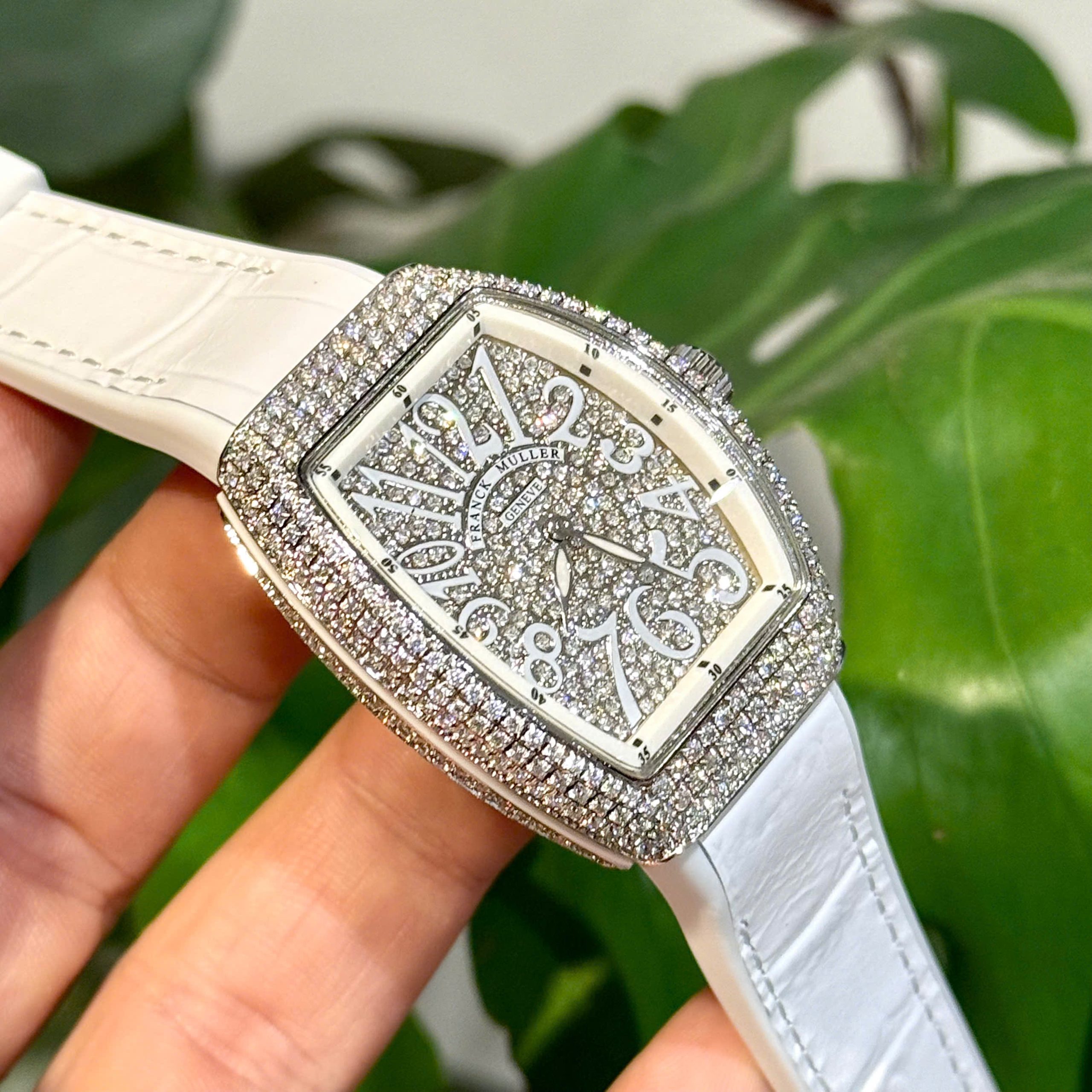 Đồng Hồ Franck Muller Vanguard V32 Nữ Đính Full Đá Màu Trắng Máy Pin Nhật 36mm (6) Dong Ho Franck Muller Vanguard V32 Nu Dinh Full Da Mau Trang May Pin Nhat 36mm 6 scaled