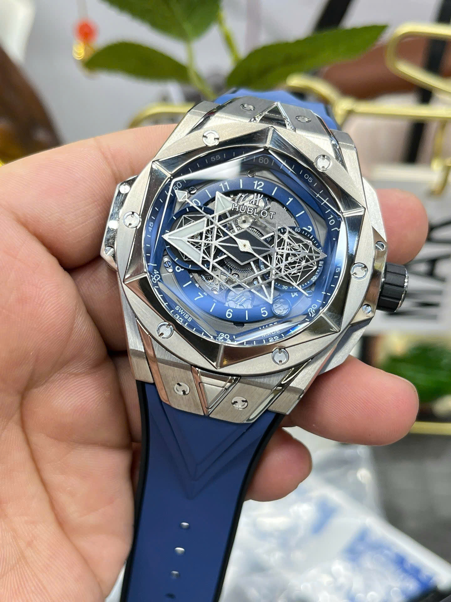 Đồng Hồ Hublot Big Bang Sang Bleu 2 Replica 11 Màu Xanh Dương Xưởng BBF 45mm (7) Đồng Hồ Hublot Big Bang Sang Bleu 2 Replica 11 Màu Xanh Dương Xưởng BBF 45mm (5)