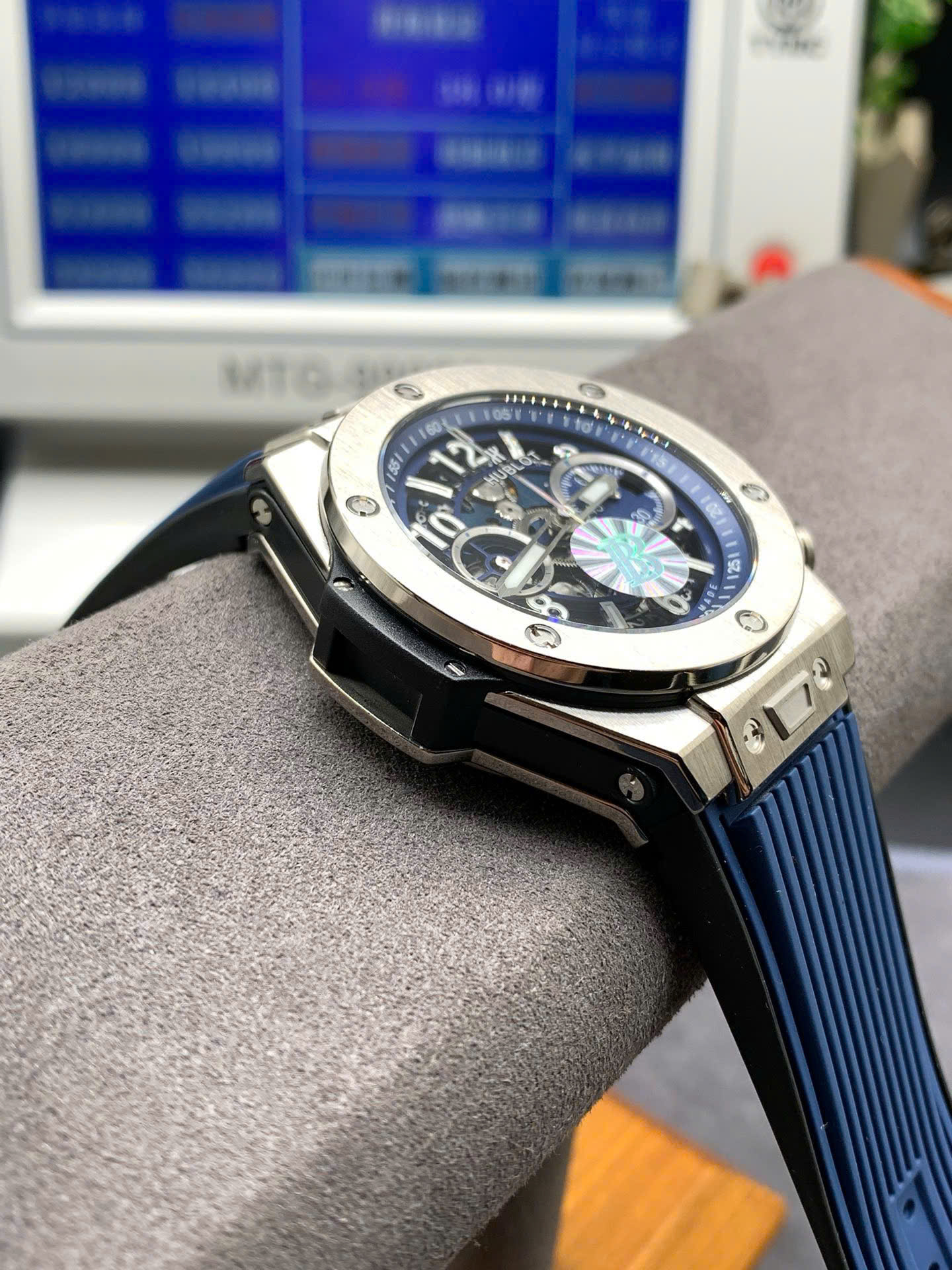 Đồng Hồ Hublot Big Bang Unico Replica 11 Màu Xanh Dương Nhà Máy BBF 42mm (5) Đồng Hồ Hublot Big Bang Unico Replica 11 Màu Xanh Dương Nhà Máy BBF 42mm (7)