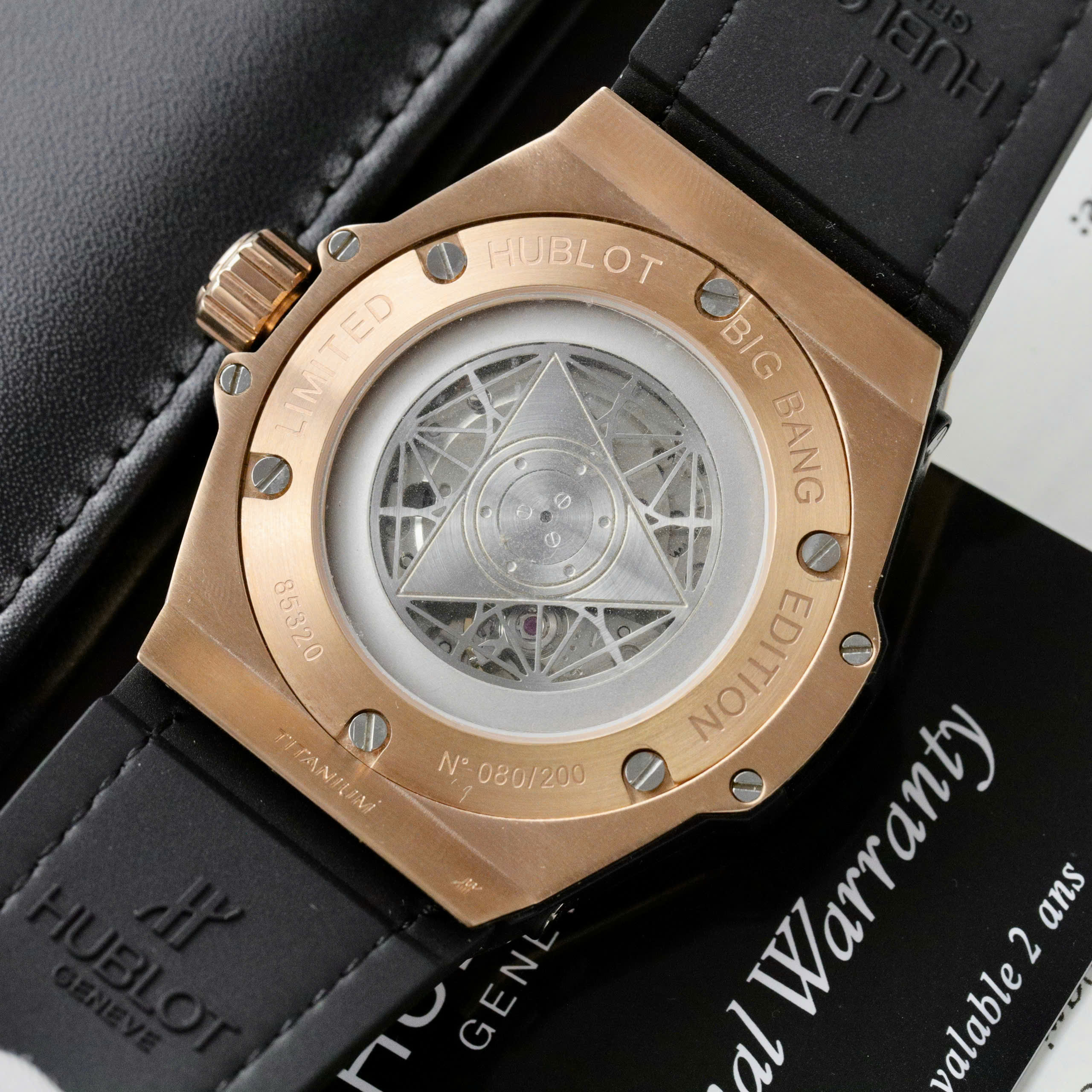 Đồng Hồ Hublot Fake 11 Sang Bleu King Gold Đính Đá Nhà Máy HB 44mm (8) Dong Ho Hublot Fake 11 Sang Bleu King Gold Dinh Da Nha May HB 44mm 8