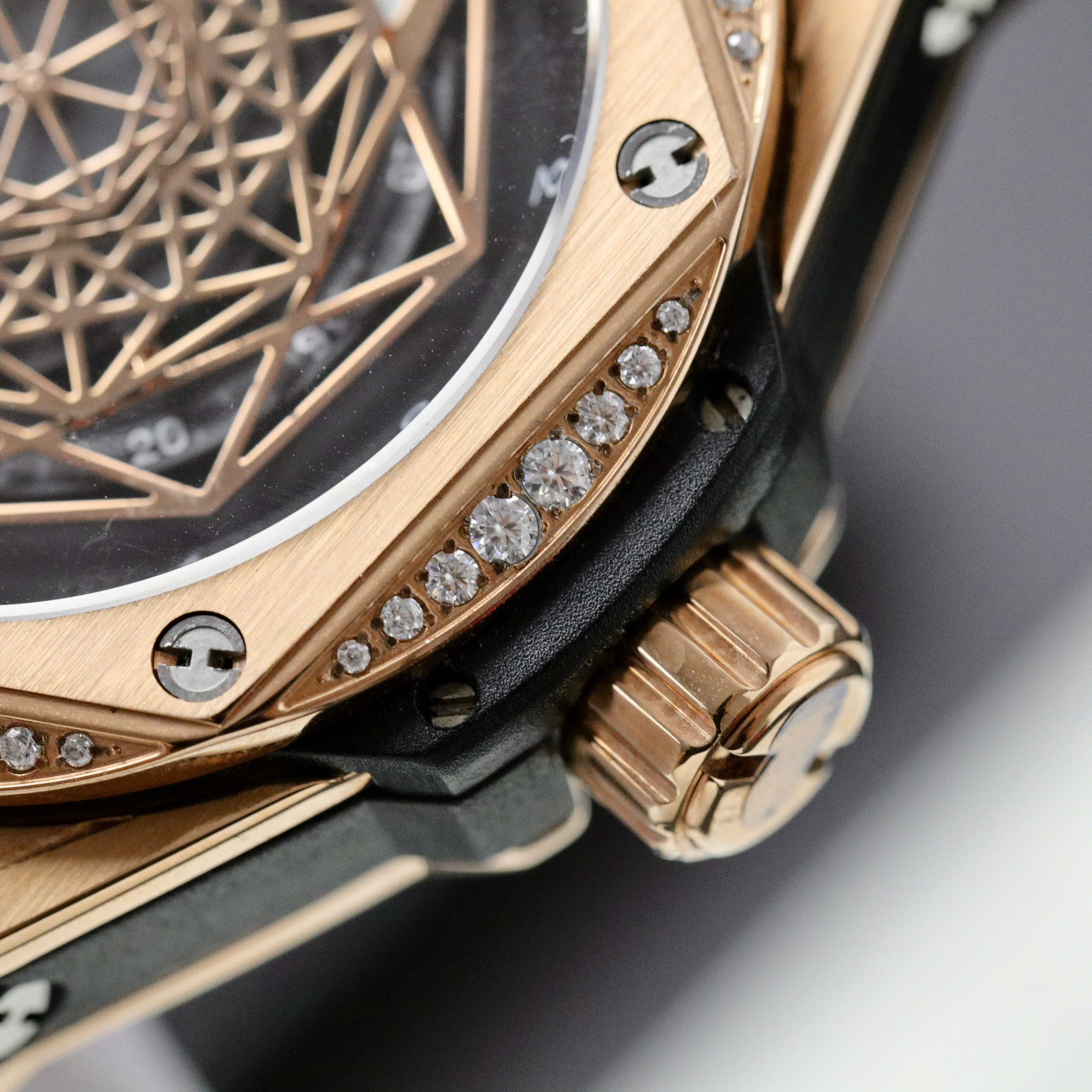 Đồng Hồ Hublot Fake 11 Sang Bleu King Gold Đính Đá Nhà Máy HB 44mm (9) Đồng Hồ Hublot Fake 11 Sang Bleu King Gold Đính Đá Nhà Máy HB 44mm (10)