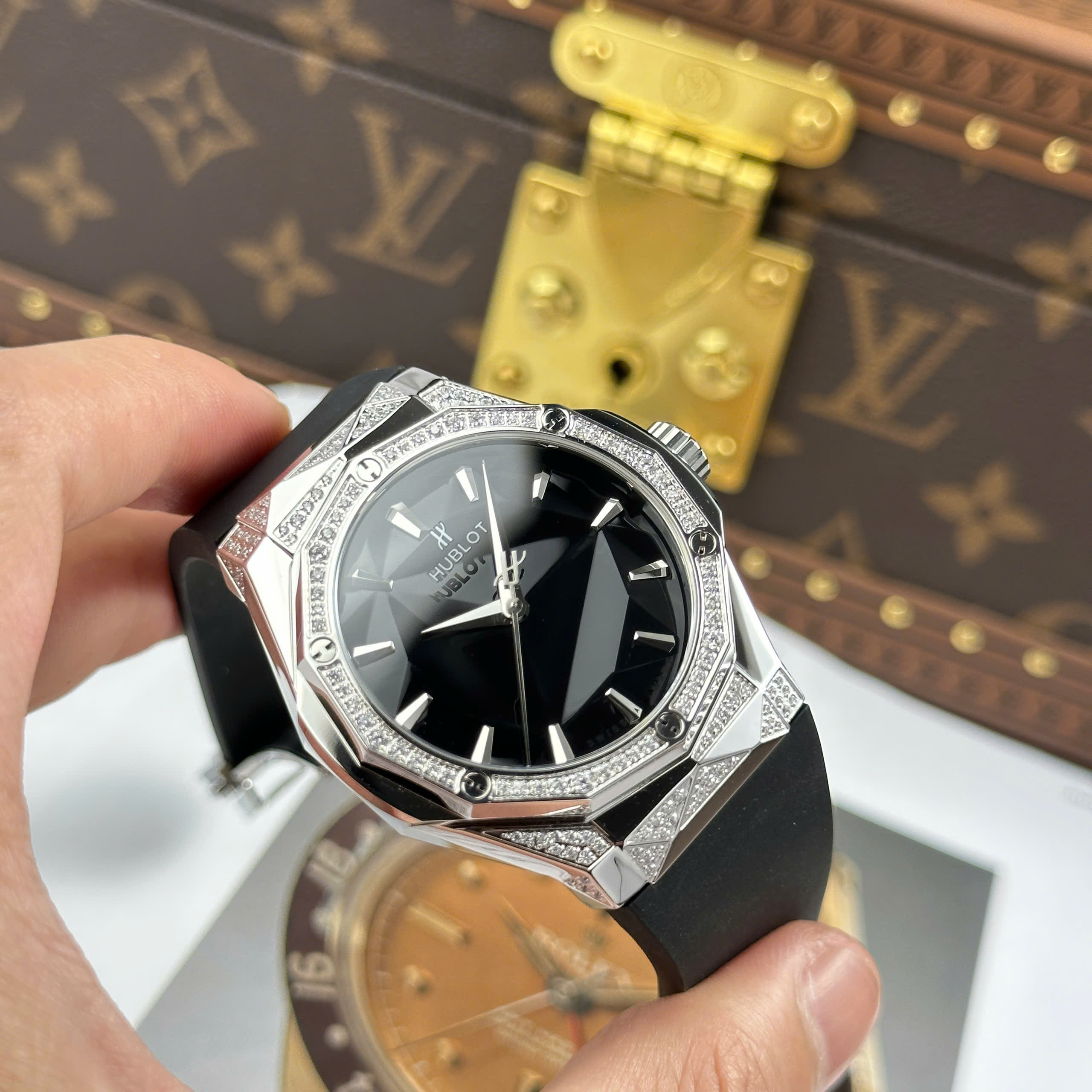 Đồng Hồ Hublot Nam Rep 11 Orlinski Titanium Đính Đá Demi Nhà Máy HB 40mm (6) Dong Ho Hublot Nam Rep 11 Orlinski Titanium Dinh Da Demi Nha May HB 40mm 6 1
