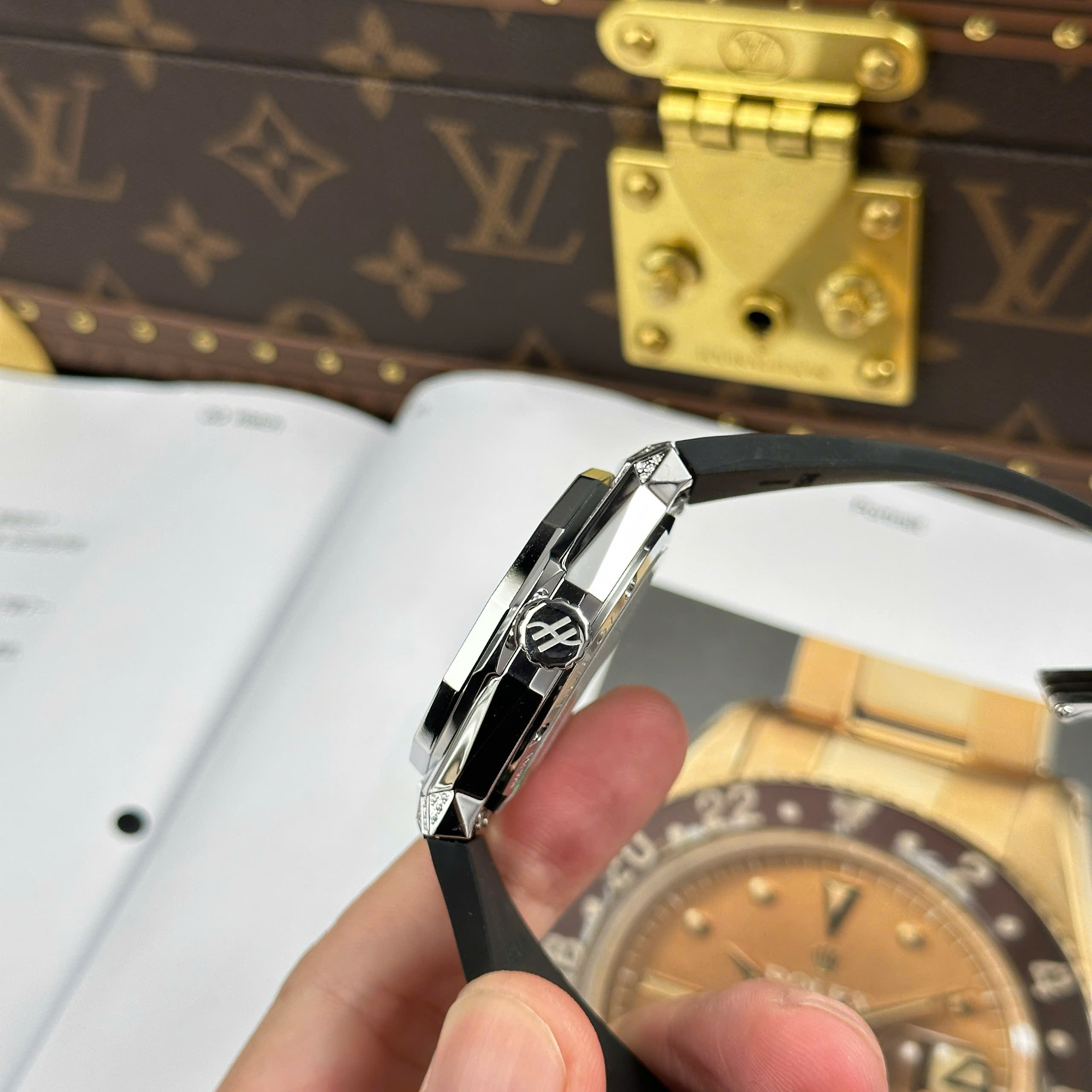 Đồng Hồ Hublot Nam Rep 11 Orlinski Titanium Đính Đá Demi Nhà Máy HB 40mm (7) Dong Ho Hublot Nam Rep 11 Orlinski Titanium Dinh Da Demi Nha May HB 40mm 7 1