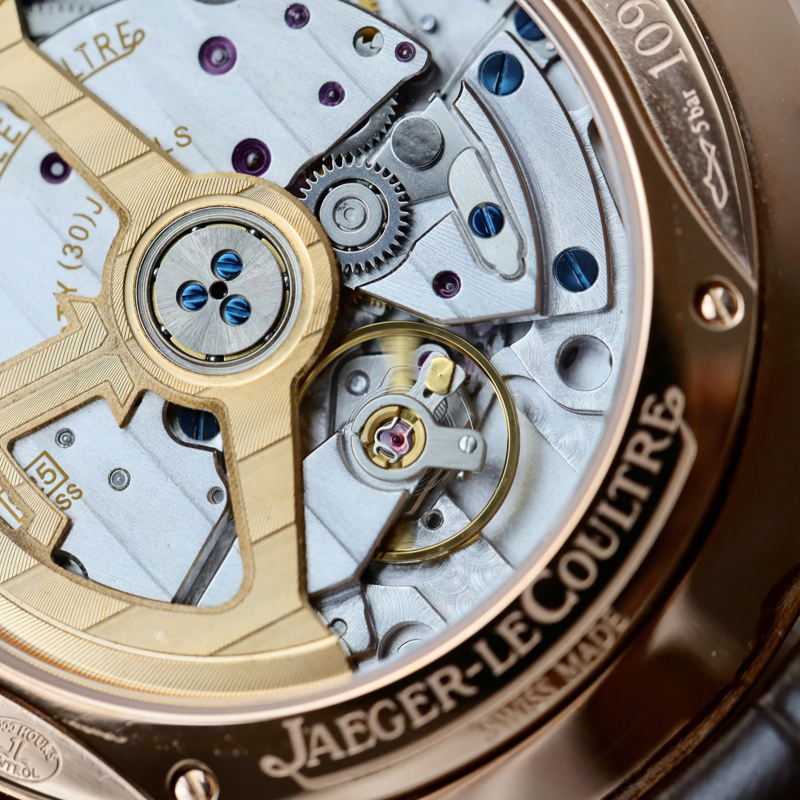 Đồng Hồ Jaeger LeCoultre Rep 11 Master Ultra Thin Moon Nam Dây Da Màu Nâu Xưởng APS 39mm (10) Đồng Hồ Jaeger LeCoultre Rep 11 Master Ultra Thin Moon Nam Dây Da Màu Nâu Xưởng APS 39mm (1)