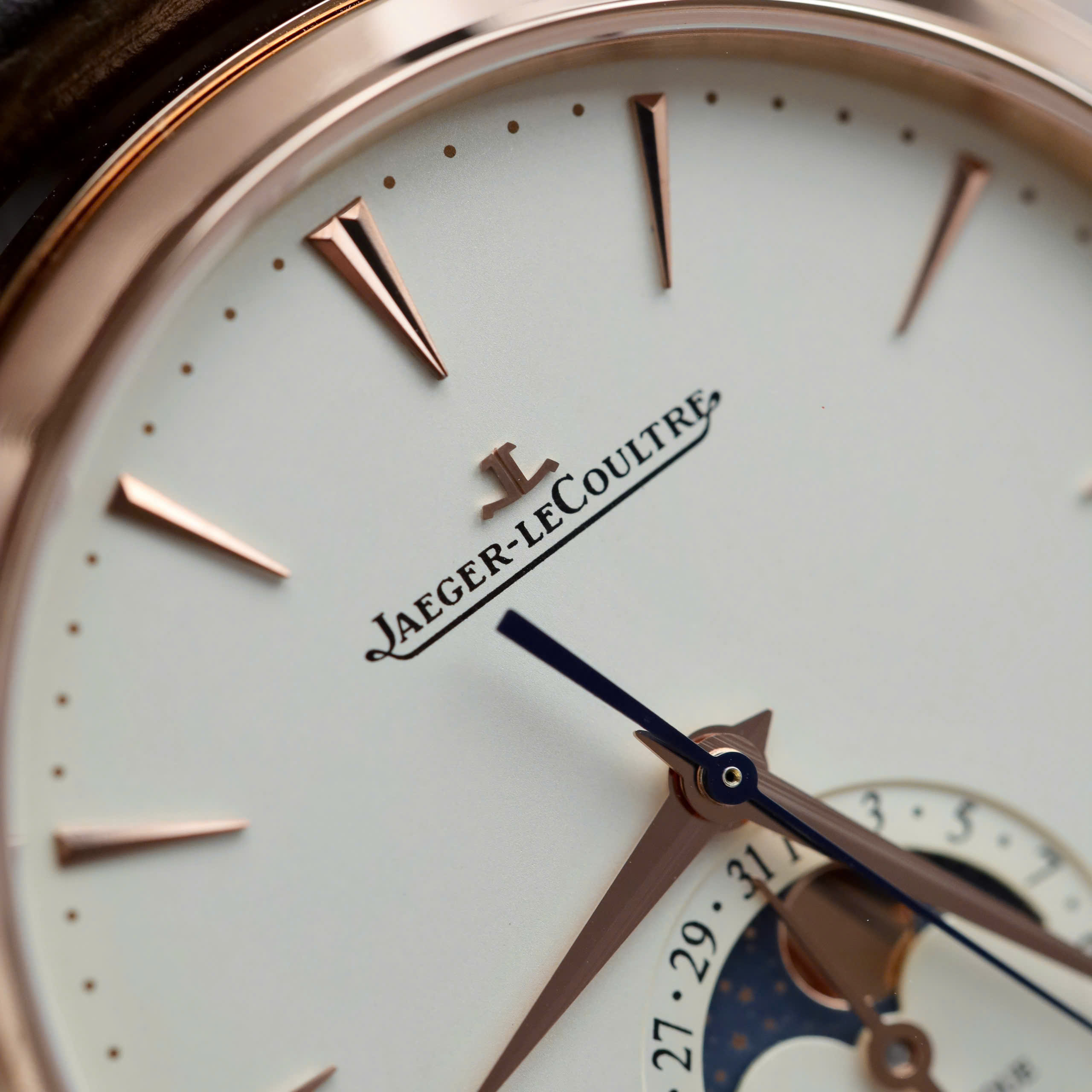Đồng Hồ Jaeger LeCoultre Rep 11 Master Ultra Thin Moon Nam Dây Da Màu Nâu Xưởng APS 39mm (3) Dong Ho Jaeger LeCoultre Rep 11 Master Ultra Thin Moon Nam Day Da Mau Nau Xuong APS 39mm 3