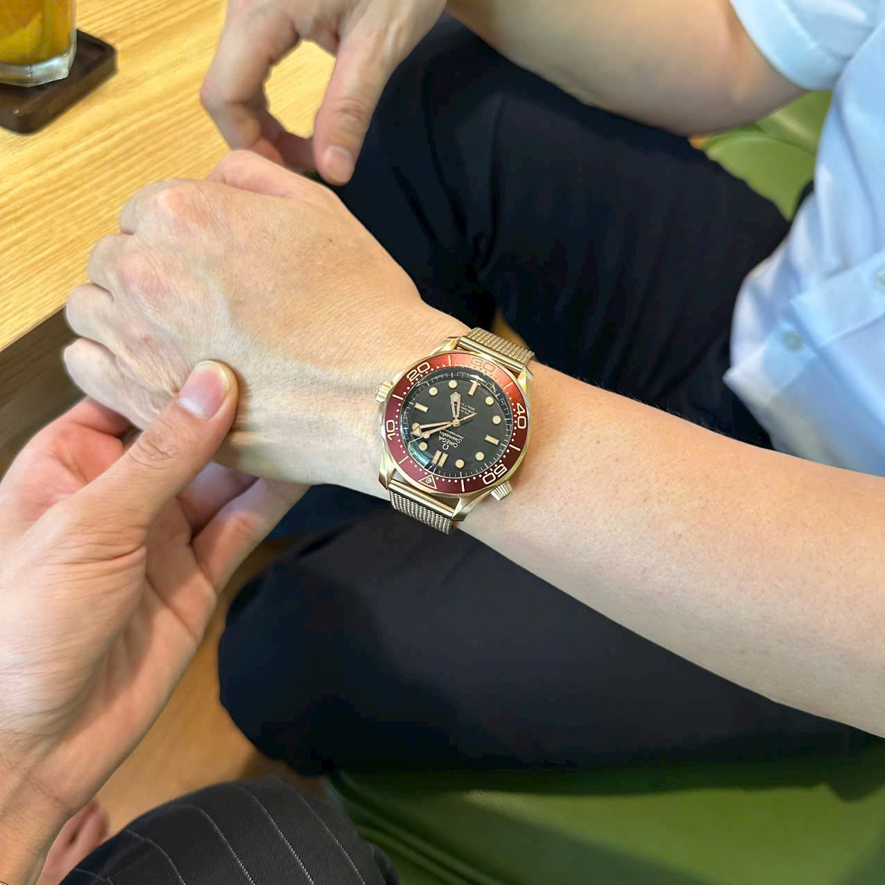 Đồng Hồ Omega Rep 1 1 Seamaster Diver 300M Bronze Gold Cao Cấp Nhất Xưởng VS 41mm (9) Dong Ho Omega Rep 1 1 Seamaster Diver 300M Bronze Gold Cao Cap Nhat Xuong VS 41mm 9