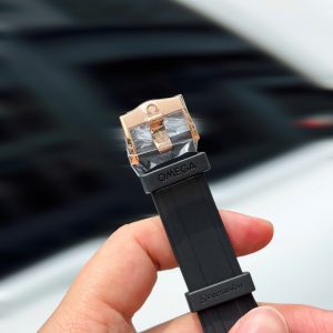 Dong Ho Omega Replica 1 1 Seamaster Diver 300M Vang Hong Day Cao Su Xuong VS 42mm 8