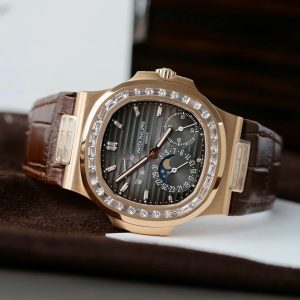 Đồng Hồ Patek Philippe Replica 1 1 Nautilus 5724 Đính Đá Dây Da Nhà Máy PPF 40mm (10)