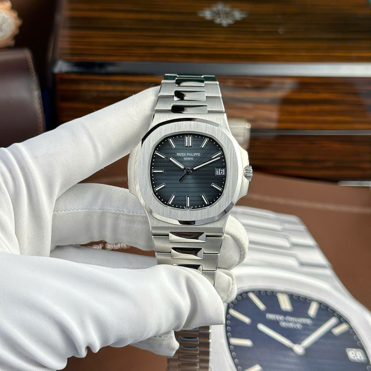 Đồng Hồ Patek Philippe Tinh Chỉnh Cao Cấp Nhất Nautilus 5711 Mặt Xanh Blue 40mm (12) Đồng Hồ Patek Philippe Tinh Chỉnh Cao Cấp Nhất Nautilus 5711 Mặt Xanh Blue 40mm (7)