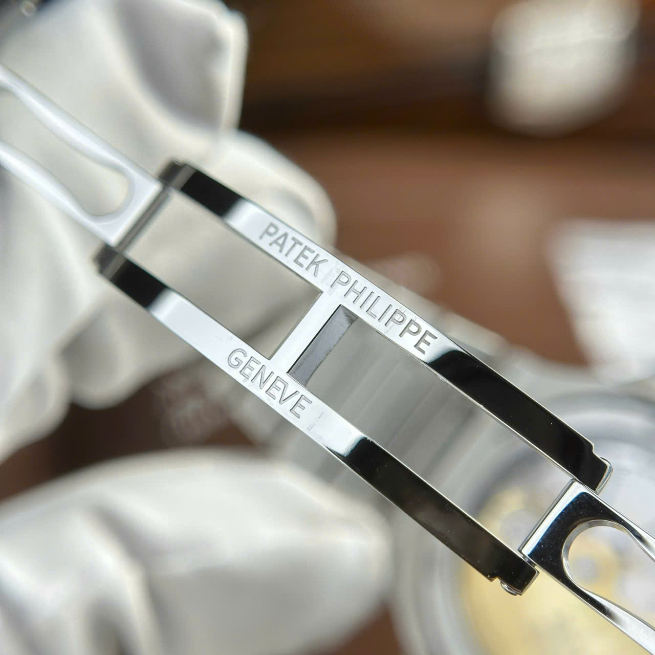 Đồng Hồ Patek Philippe Tinh Chỉnh Cao Cấp Nhất Nautilus 5711 Mặt Xanh Blue 40mm (4) Dong Ho Patek Philippe Tinh Chinh Cao Cap Nhat Nautilus 5711 Mat Xanh Blue 40mm 4