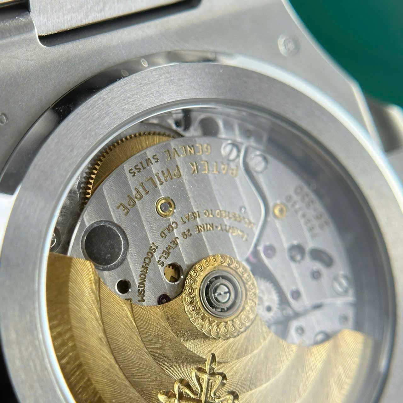 Đồng Hồ Patek Philippe Tinh Chỉnh Cao Cấp Nhất Nautilus 5811 Mặt Xanh Blue 40mm (6) Dong Ho Patek Philippe Tinh Chinh Cao Cap Nhat Nautilus 5811 Mat Xanh Blue 40mm 6