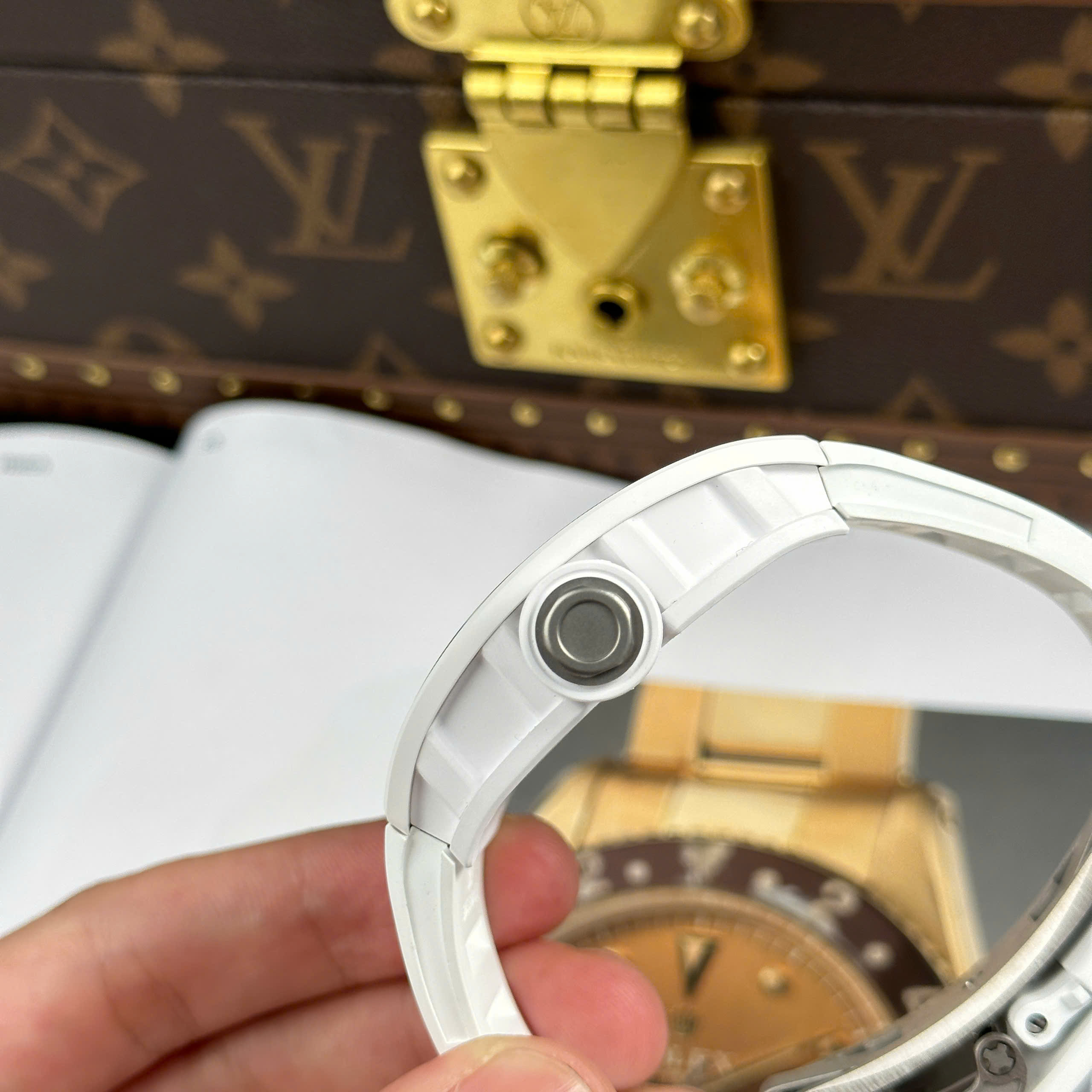 Đồng Hồ Richard Mille Rep 1 1 RM055 Bubba Watson Chế Tác Vỏ Gốm Trắng Xưởng ZF 42,7x49,9mm (12) Dong Ho Richard Mille Rep 1 1 RM055 Bubba Watson Che Tac Vo Gom Trang Xuong ZF 427x499mm 12