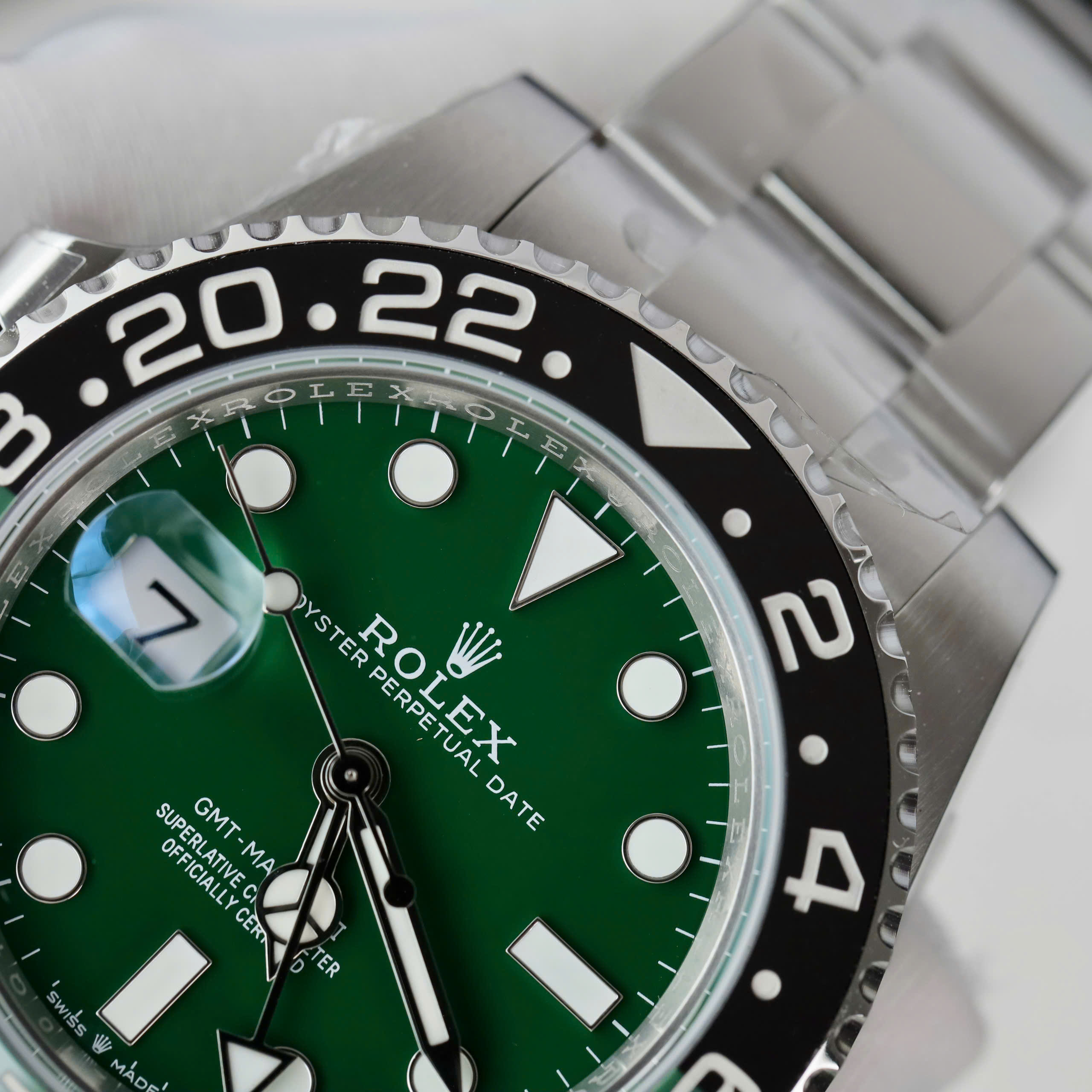 Đồng Hồ Rolex Rep 1 1 GMT-Master II 126729VTNR Dây Oyster 40mm (6) Đồng Hồ Rolex Rep 1 1 GMT-Master II 126729VTNR Dây Oyster 40mm (5)