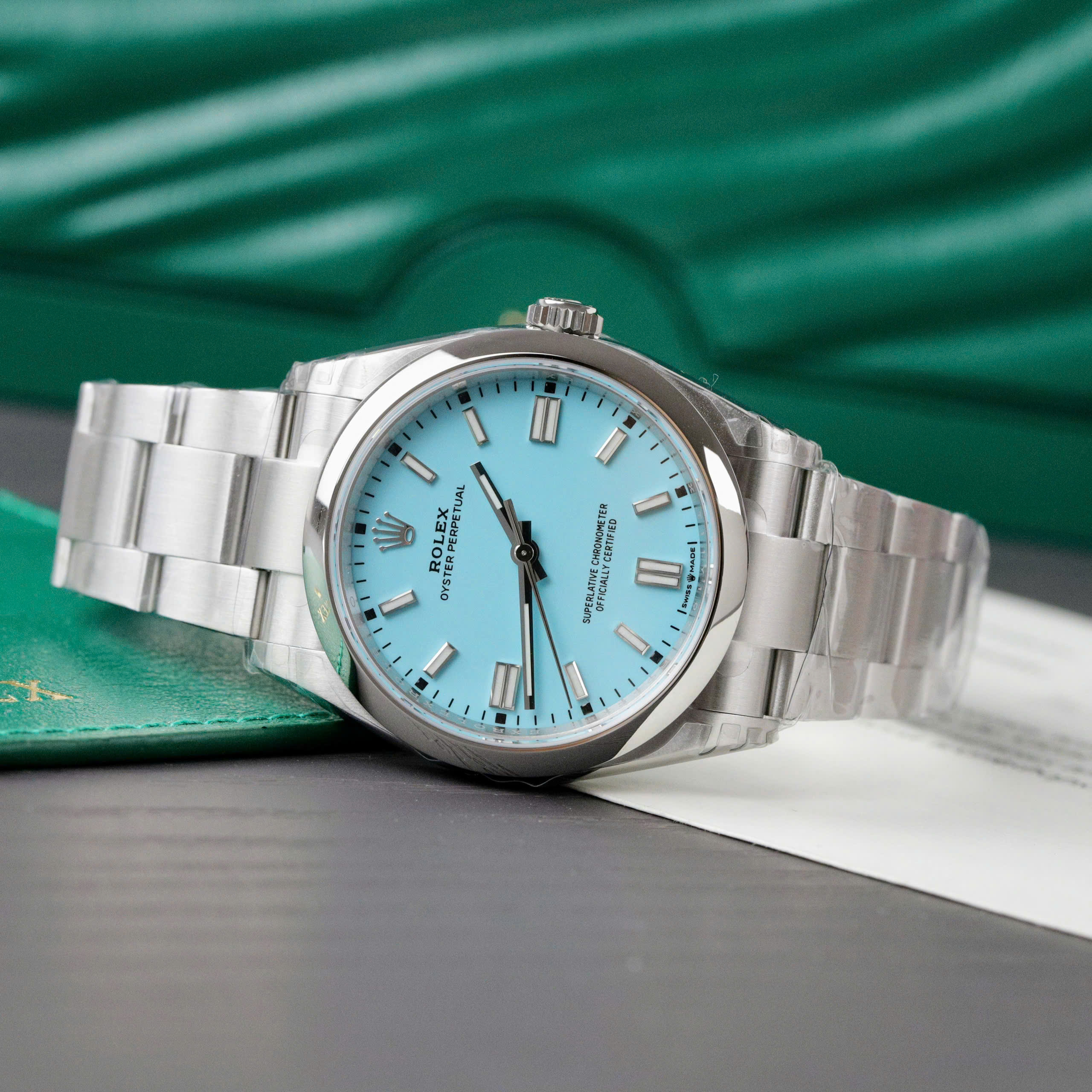 Đồng Hồ Rolex Rep 11 Oyster Perpetual 126000-0006 Replica 11 Mặt Xanh Băng VSF 36mm (4) Dong Ho Rolex Rep 11 Oyster Perpetual 126000 0006 Replica 11 Mat Xanh Bang VSF 36mm 4