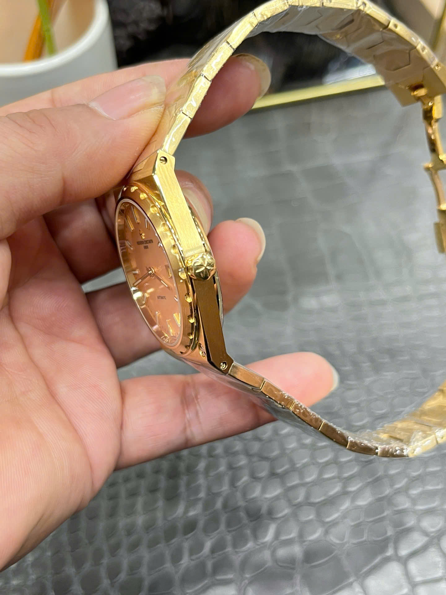 Đồng Hồ Vacheron Constantin Chế Tác Historiques 222 Cao Cấp Nhất Mặt Vàng 8F 37mm (1) Dong Ho Vacheron Constantin Che Tac Historiques 222 Cao Cap Nhat Mat Vang 8F 37mm 1