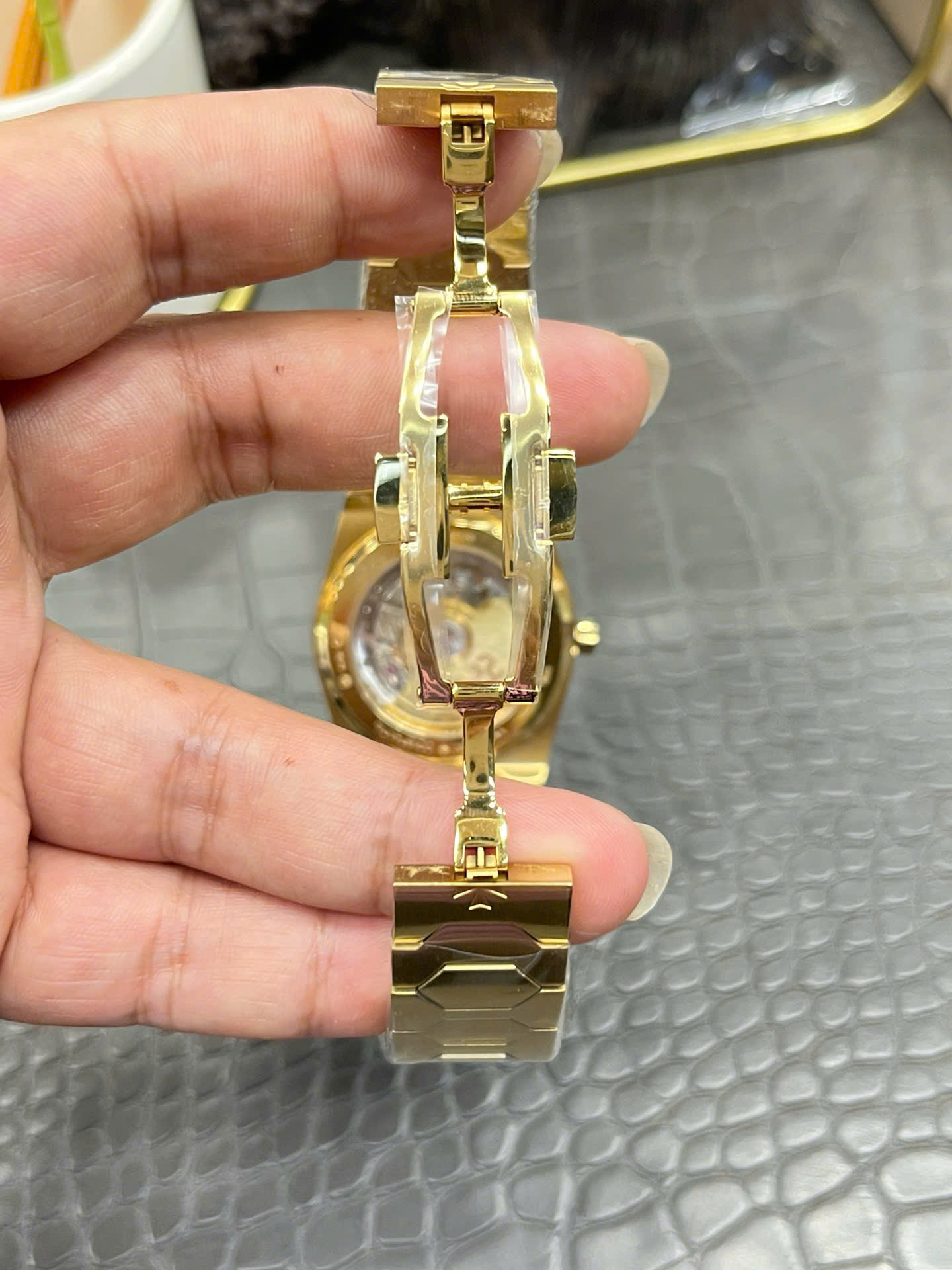 Đồng Hồ Vacheron Constantin Chế Tác Historiques 222 Cao Cấp Nhất Mặt Vàng 8F 37mm (3) Dong Ho Vacheron Constantin Che Tac Historiques 222 Cao Cap Nhat Mat Vang 8F 37mm 3