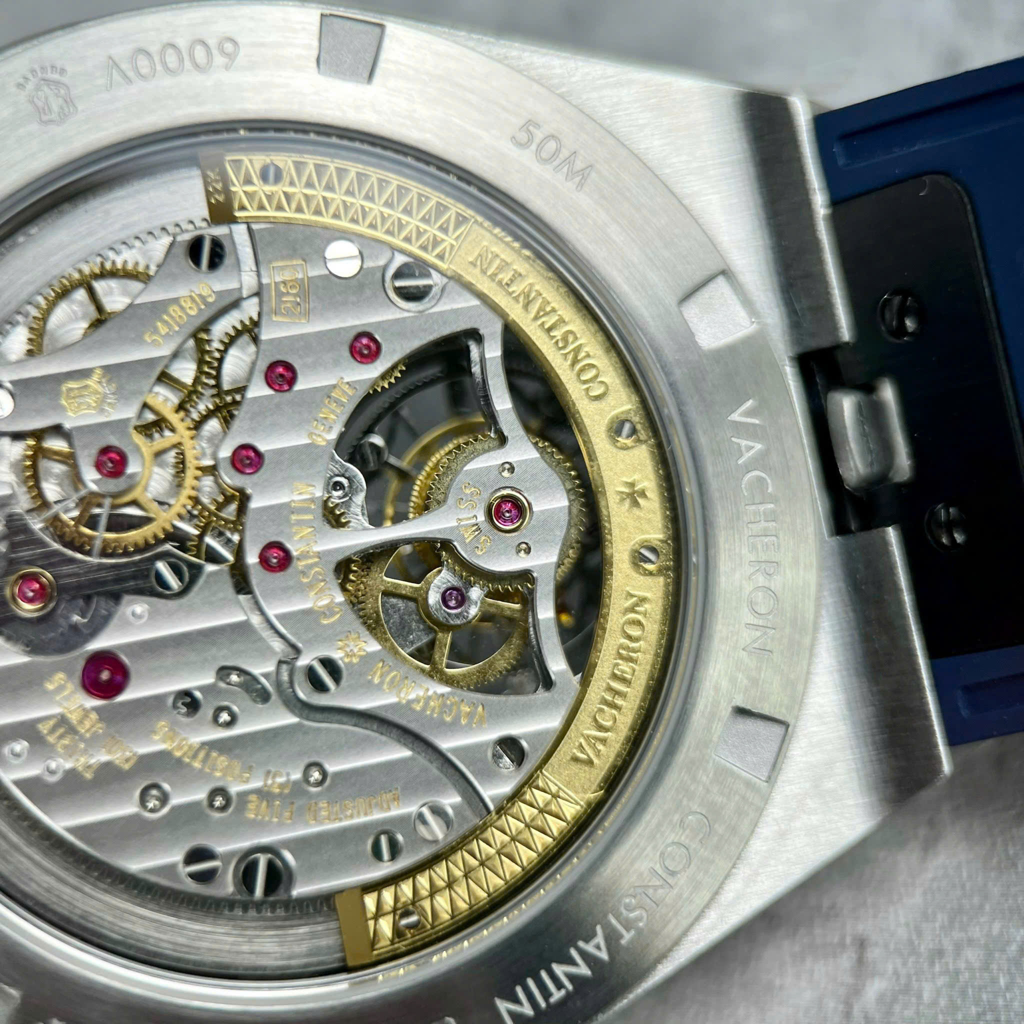 Đồng Hồ Vacheron Constantin Rep 11 Overseas 6000V Tourbillon Dây Cao Su BBR 42,5mm (10) Dong Ho Vacheron Constantin Rep 11 Overseas 6000V Tourbillon Day Cao Su BBR 425mm 10