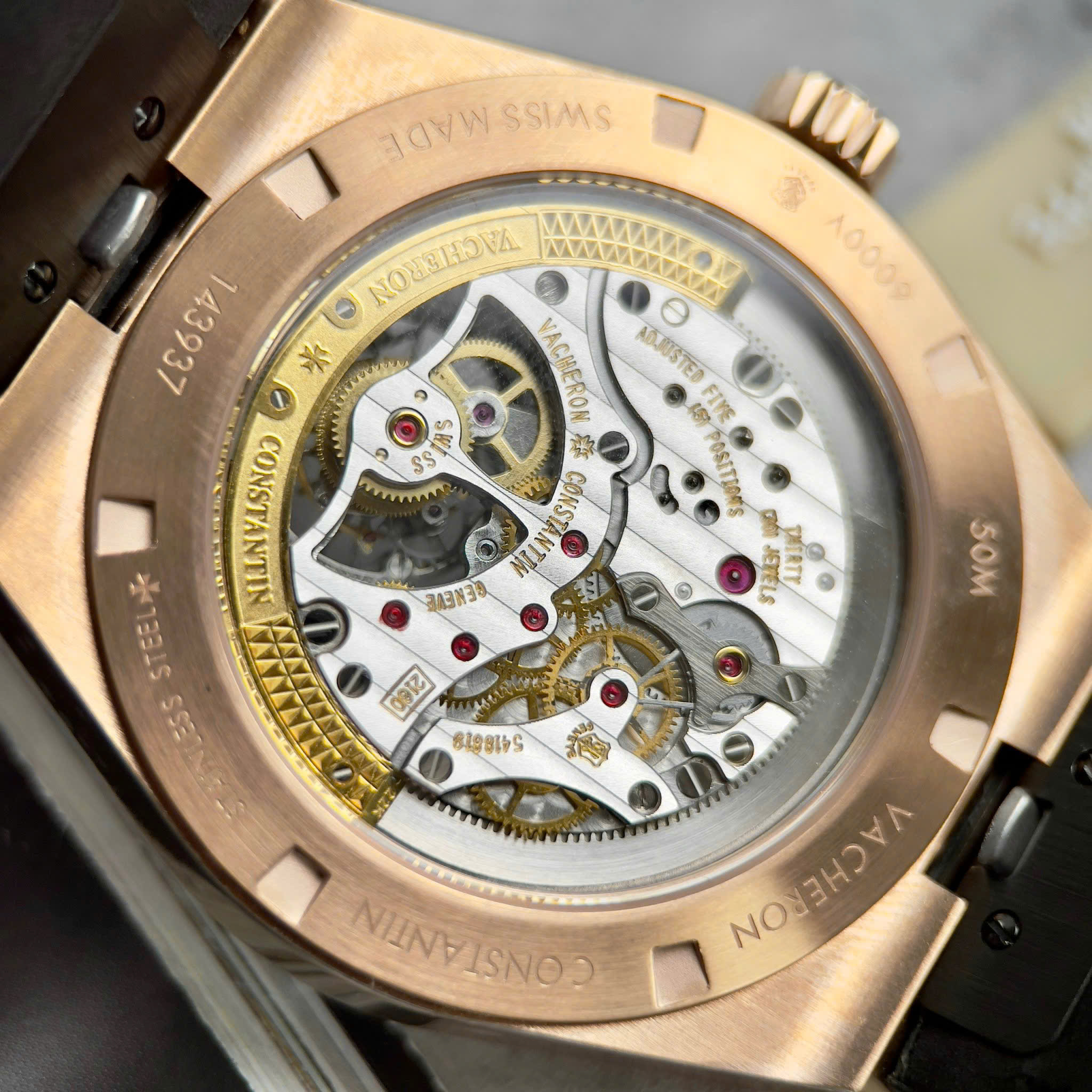 Đồng Hồ Vacheron Constantin Rep 11 Overseas 6000V Tourbillon Dây Da BBR 42,5mm (8) Dong Ho Vacheron Constantin Rep 11 Overseas 6000V Tourbillon Day Da BBR 425mm 8