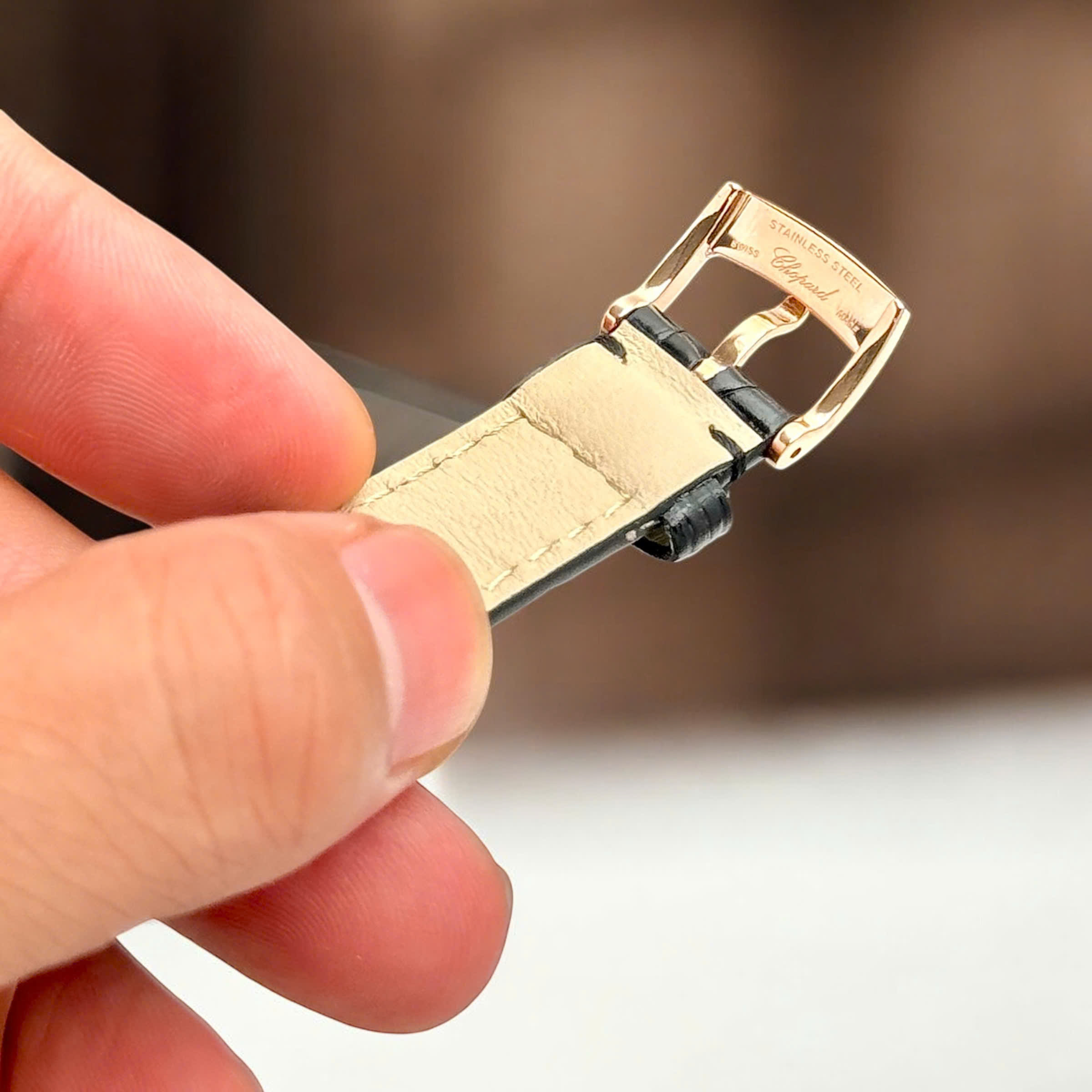 Đồng Hồ Chopard Happy Sport Replica Cao Cấp Nữ Dây Da Máy Cơ Automatic 36mm (3) Đồng Hồ Chopard Happy Sport Replica Cao Cấp Nữ Dây Da Máy Cơ Automatic 36mm (6)