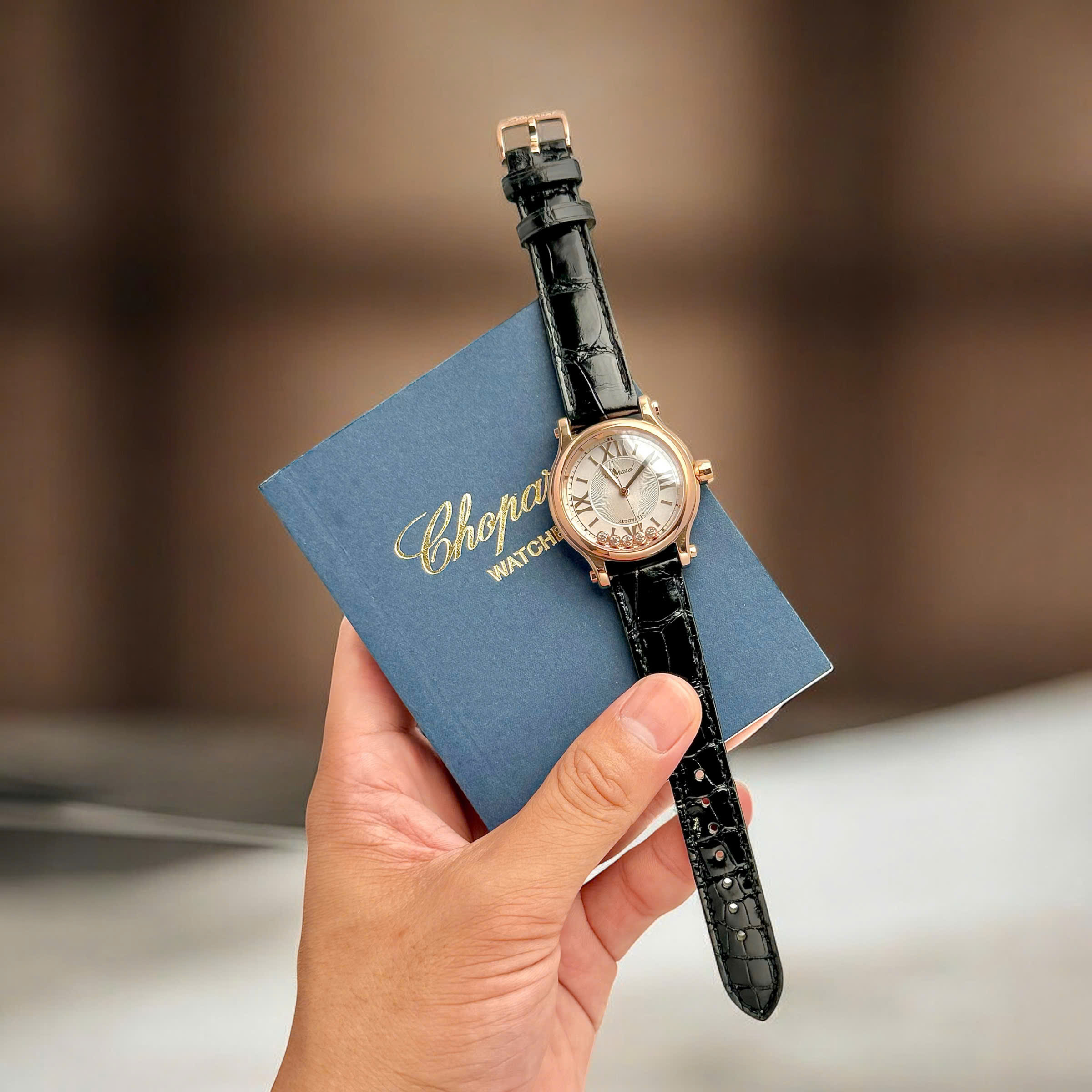 Đồng Hồ Chopard Happy Sport Replica Cao Cấp Nữ Dây Da Máy Cơ Automatic 36mm (7) Dong Ho Chopard Happy Sport Replica Cao Cap Nu Day Da May Co Automatic 36mm 7