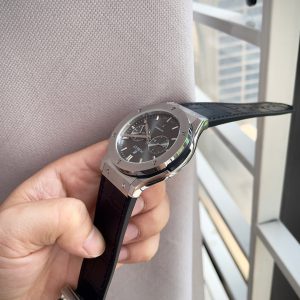 Dong Ho Hublot Fake May Co Nhat Chronograph Day Cao Su Mau Den 42mm 3