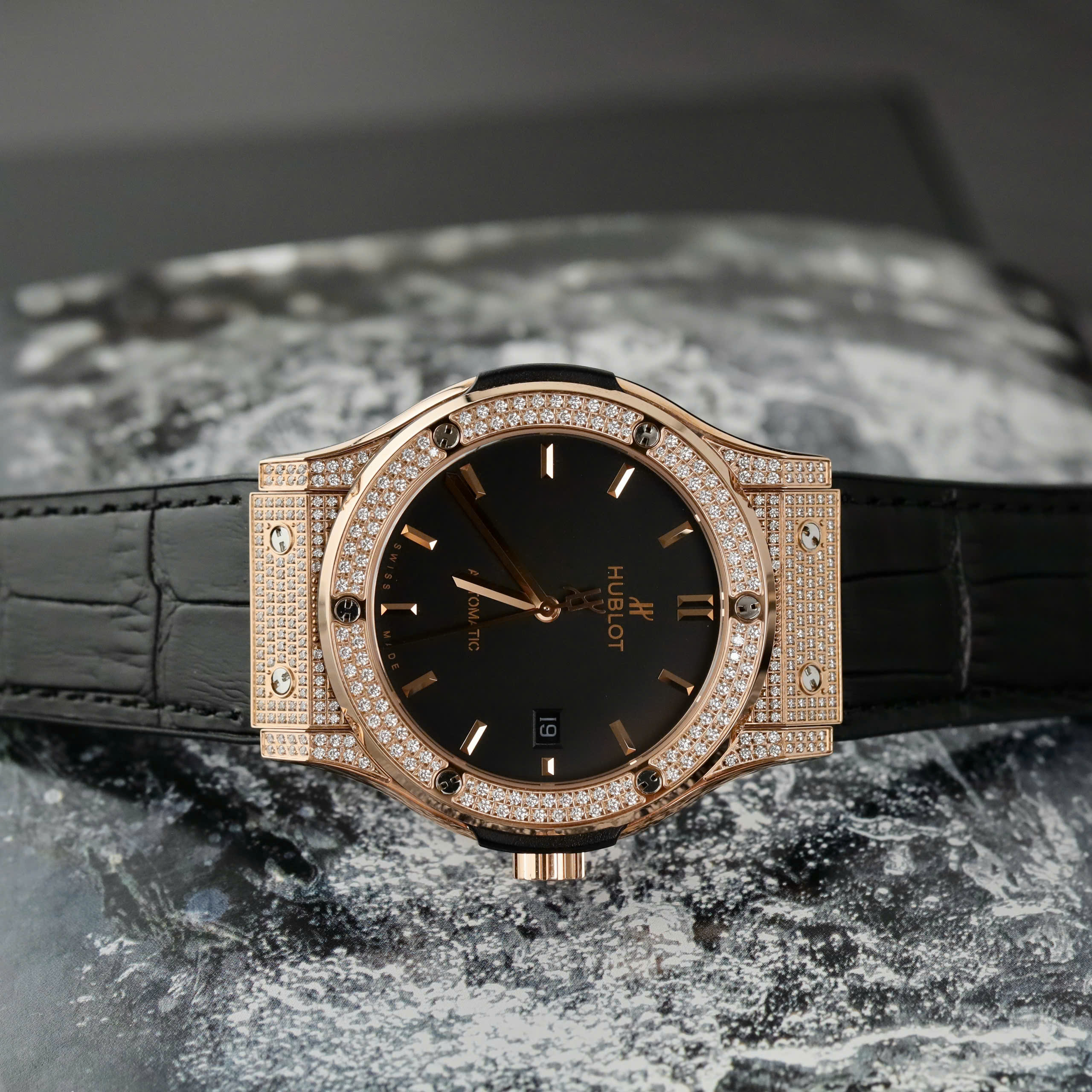 Đồng Hồ Hublot Nam Rep 11 Đính Đá Màu Đen Classic Fusion King Gold Xưởng HB 42mm (3) Đồng Hồ Hublot Nam Rep 11 Đính Đá Màu Đen Classic Fusion King Gold Xưởng HB 42mm