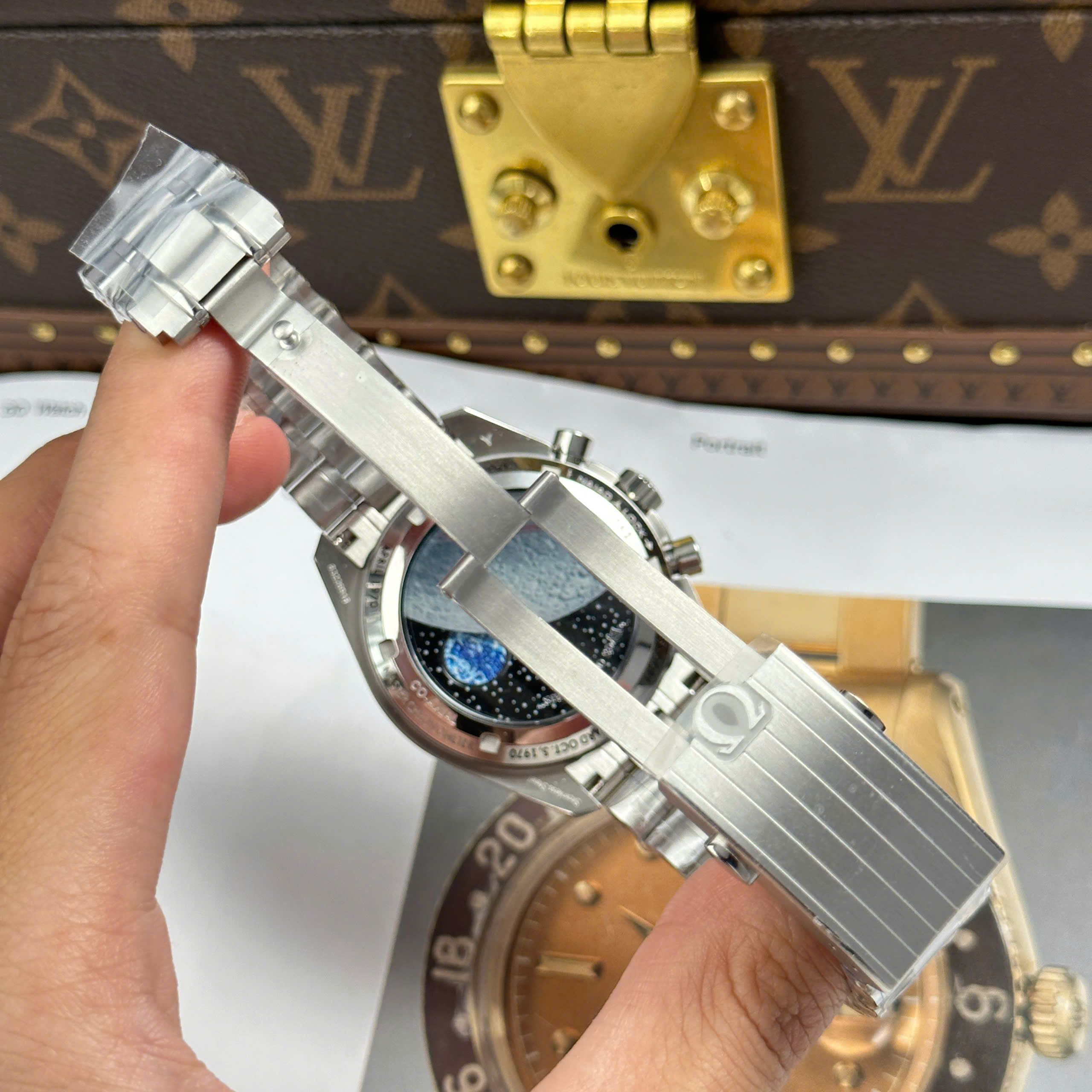 Đồng Hồ Omega Snoopy Avard 50th Replica 11 Cao Cấp Nhất Xưởng N1 42mm (11) Dong Ho Omega Snoopy Avard 50th Replica 11 Cao Cap Nhat Xuong N1 42mm 11