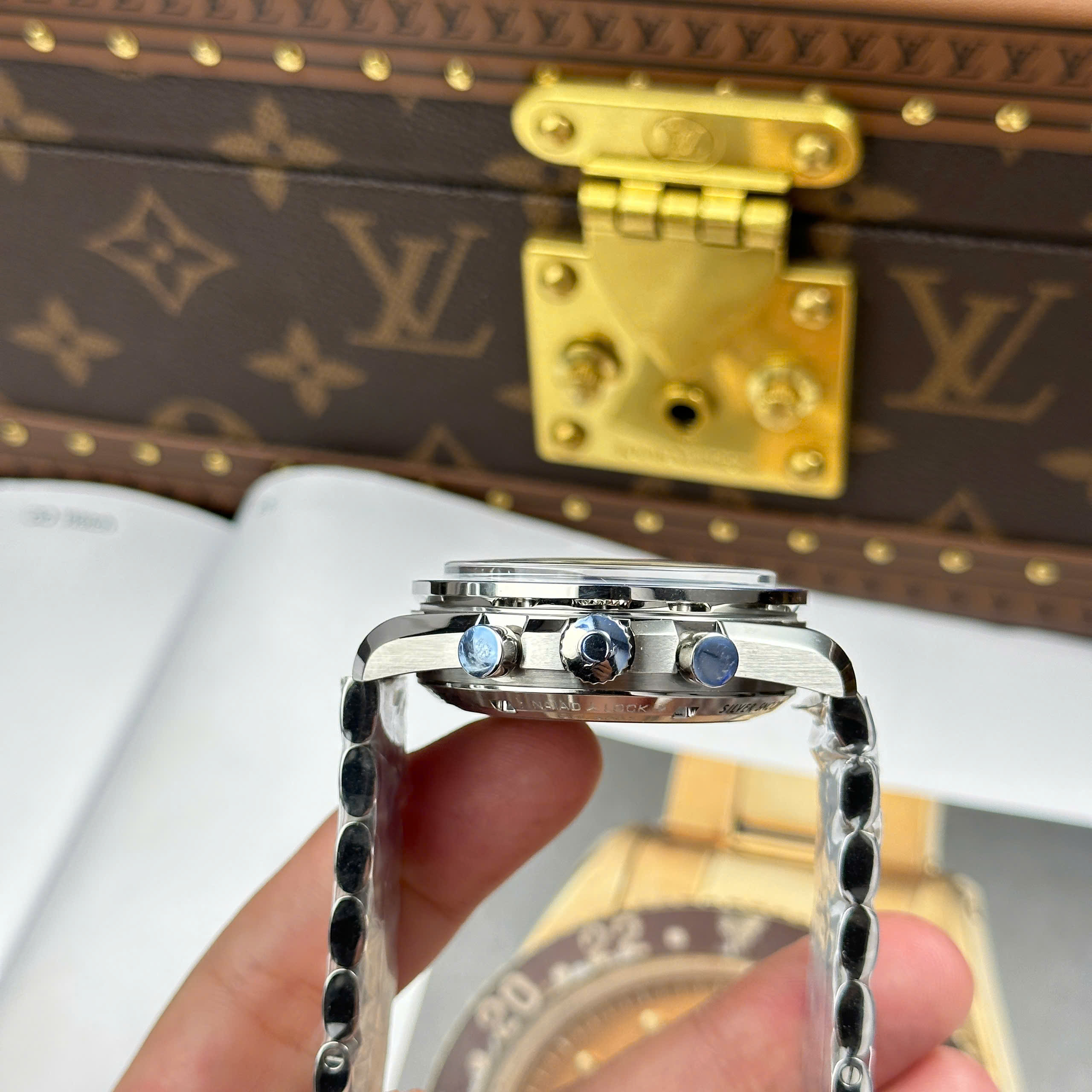 Đồng Hồ Omega Snoopy Avard 50th Replica 11 Cao Cấp Nhất Xưởng N1 42mm (6) Dong Ho Omega Snoopy Avard 50th Replica 11 Cao Cap Nhat Xuong N1 42mm 6