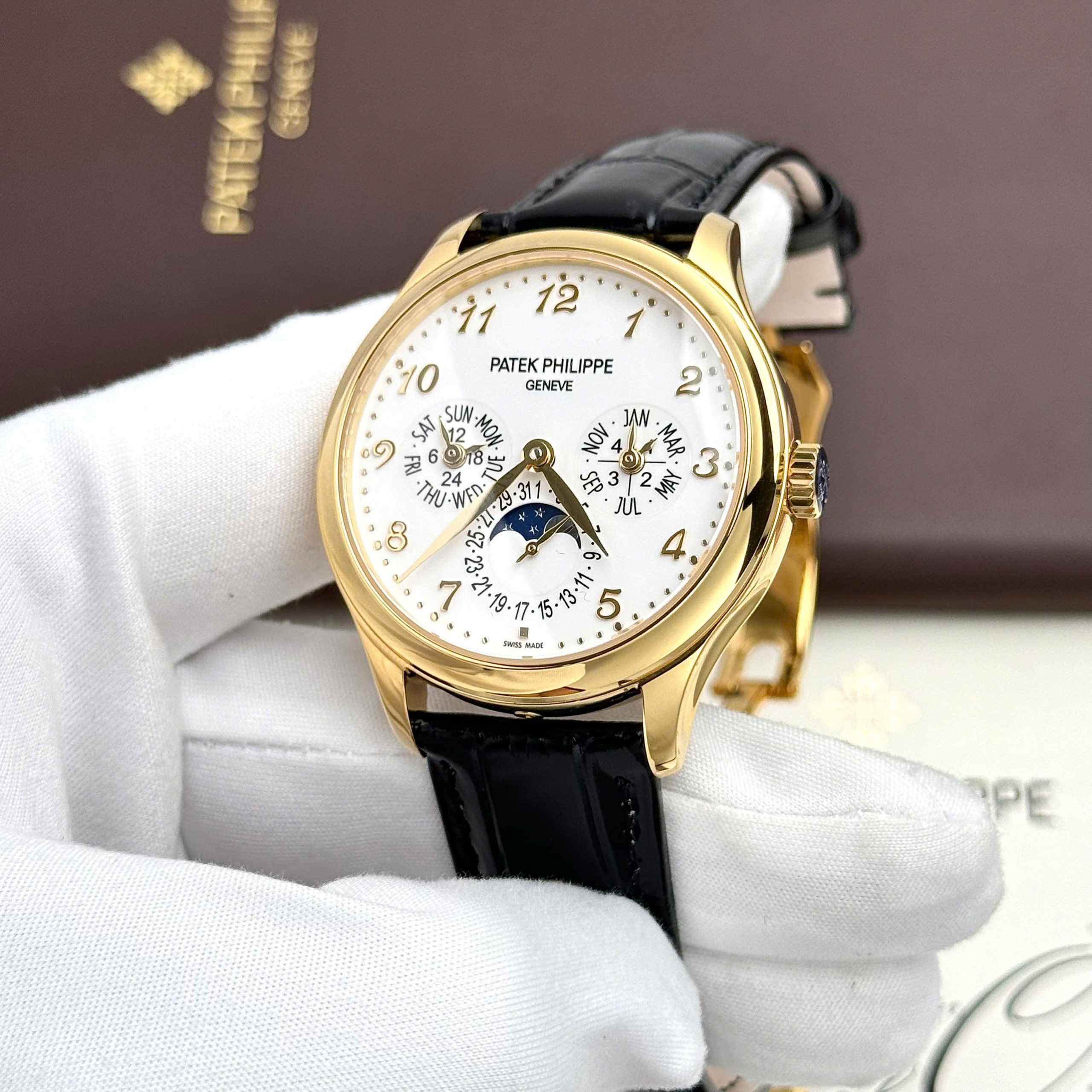 Đồng Hồ Patek Philippe Grand Complicaitons 5327J Chế Tác Cao Cấp Dây Da Đen 40mm (5) Đồng Hồ Patek Philippe Grand Complicaitons 5327J Chế Tác Cao Cấp Dây Da Đen 40mm (7)