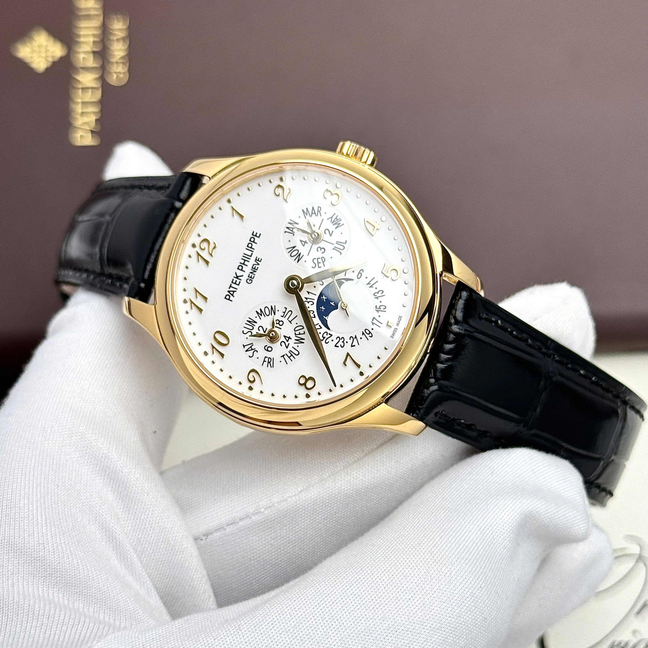 Đồng Hồ Patek Philippe Grand Complicaitons 5327J Chế Tác Cao Cấp Dây Da Đen 40mm (6) Đồng Hồ Patek Philippe Grand Complicaitons 5327J Chế Tác Cao Cấp Dây Da Đen 40mm (7)
