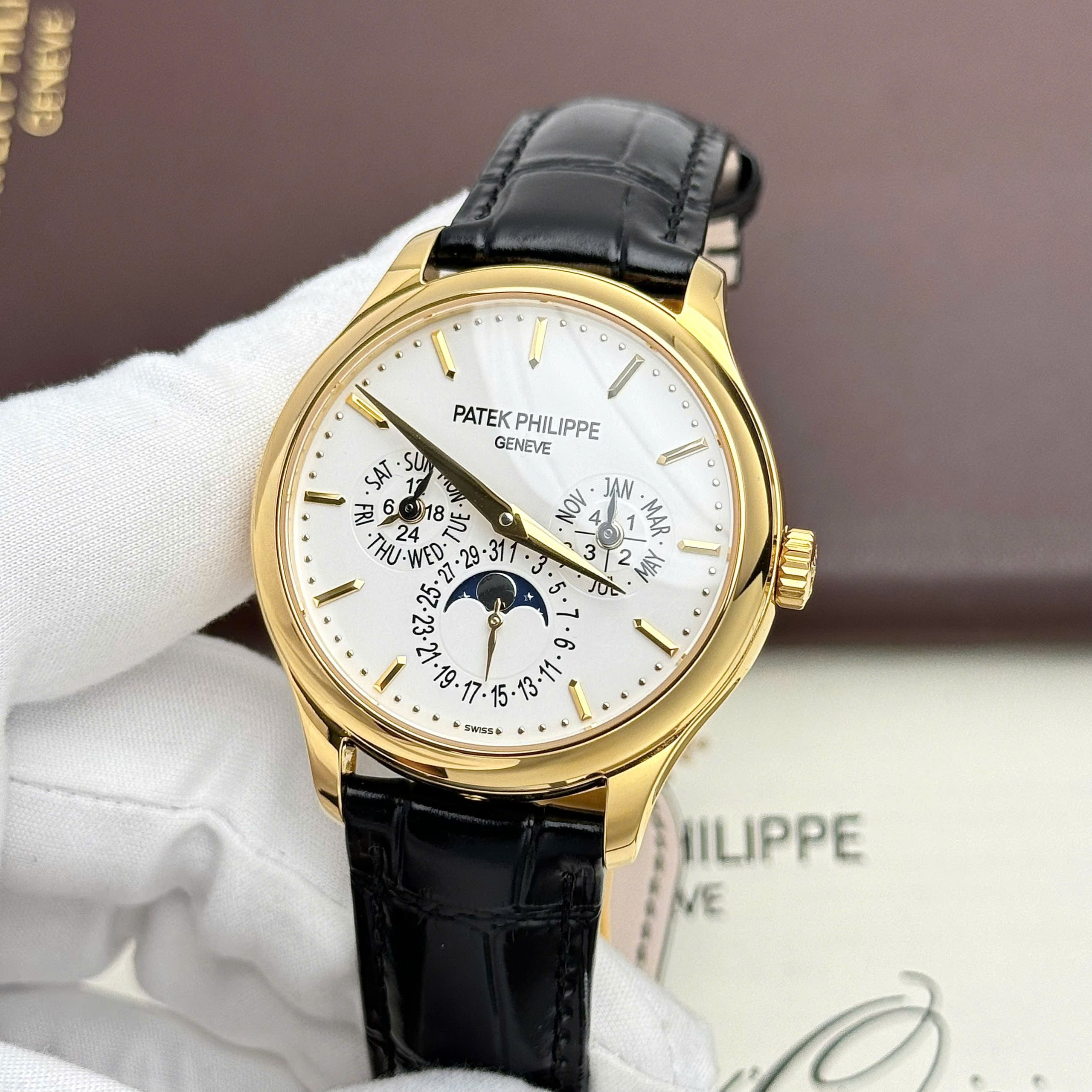 Đồng Hồ Patek Philippe Grand Complicaitons 5327J Chế Tác Máy Cơ Thuỵ Sỹ 40mm (1) Đồng Hồ Patek Philippe Grand Complicaitons 5327J Chế Tác Máy Cơ Thuỵ Sỹ 40mm (2)