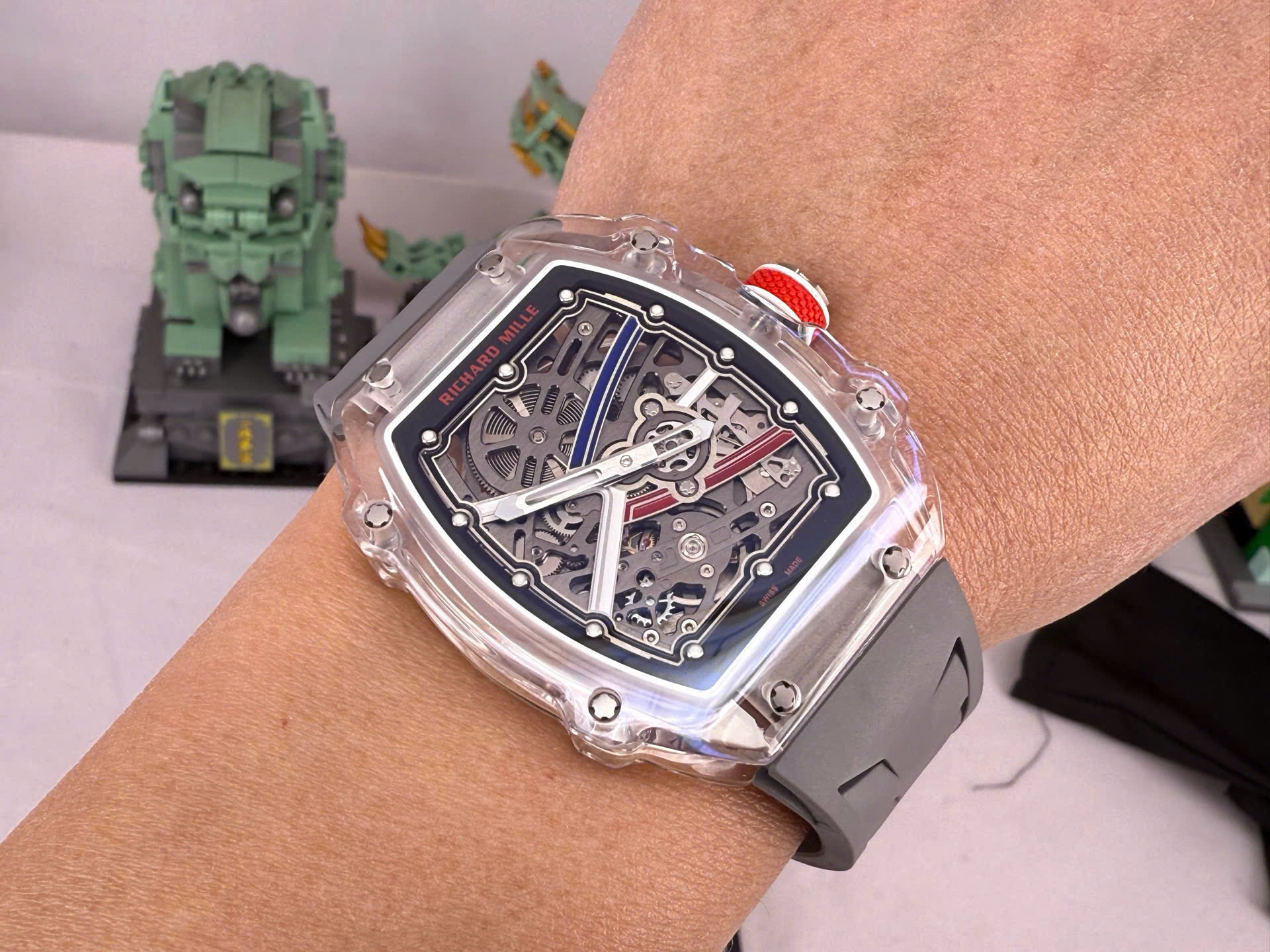 Đồng Hồ Richard Mille RM67-02 Chế Tác Vỏ Sapphire Trong Suốt Máy Tinh Chỉnh 37mm (1) Dong Ho Richard Mille RM67 02 Che Tac Vo Sapphire Trong Suot May Tinh Chinh 37mm 1