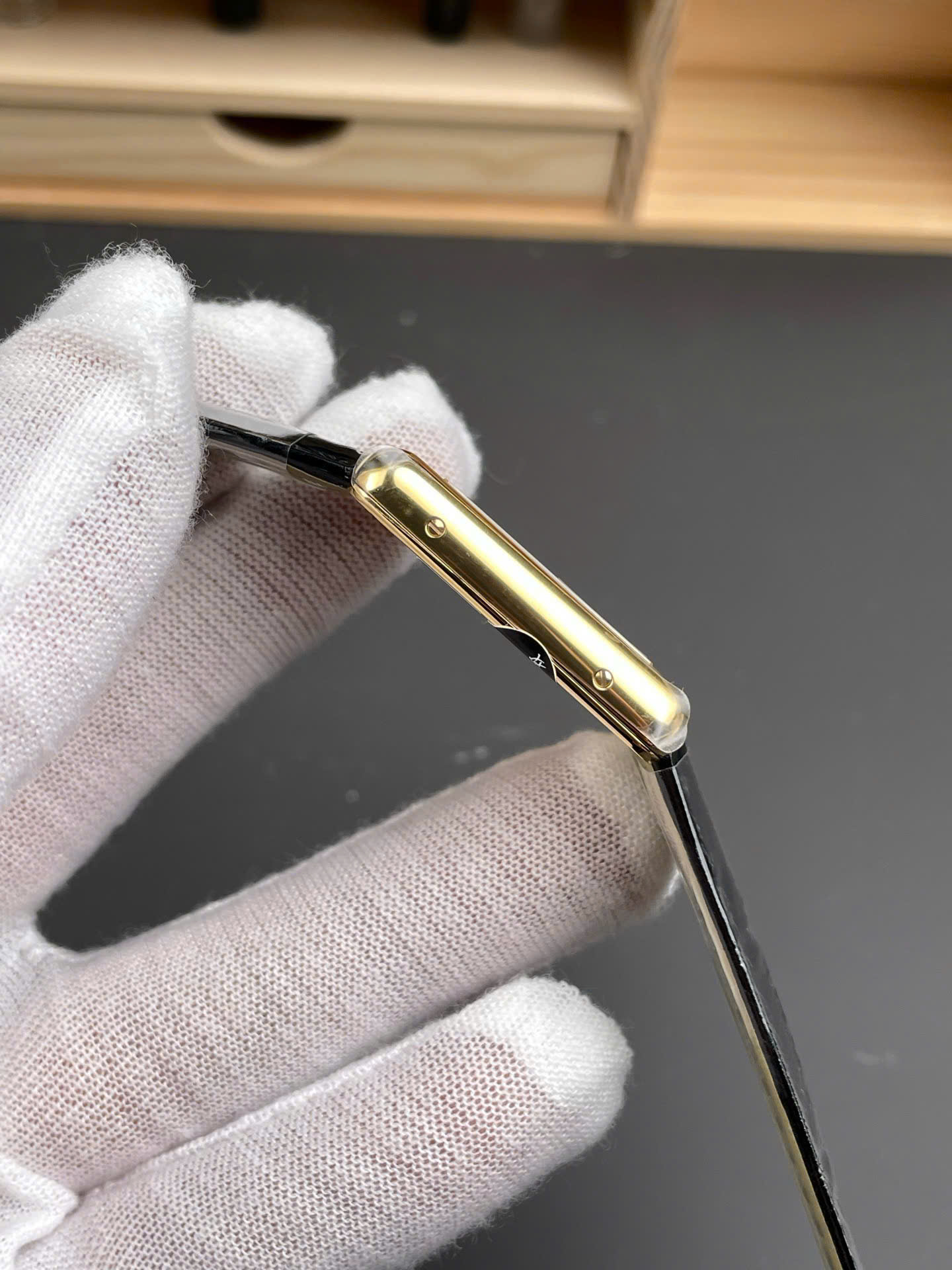 Đồng Hồ Cartier Replica 11 Tank Louis WGTA0091 Máy Pin Xưởng AF Nữ 33,7x25,5mm (9) Dong Ho Cartier Replica 11 Tank Louis WGTA0091 May Pin Xuong AF Nu 337x255mm 9