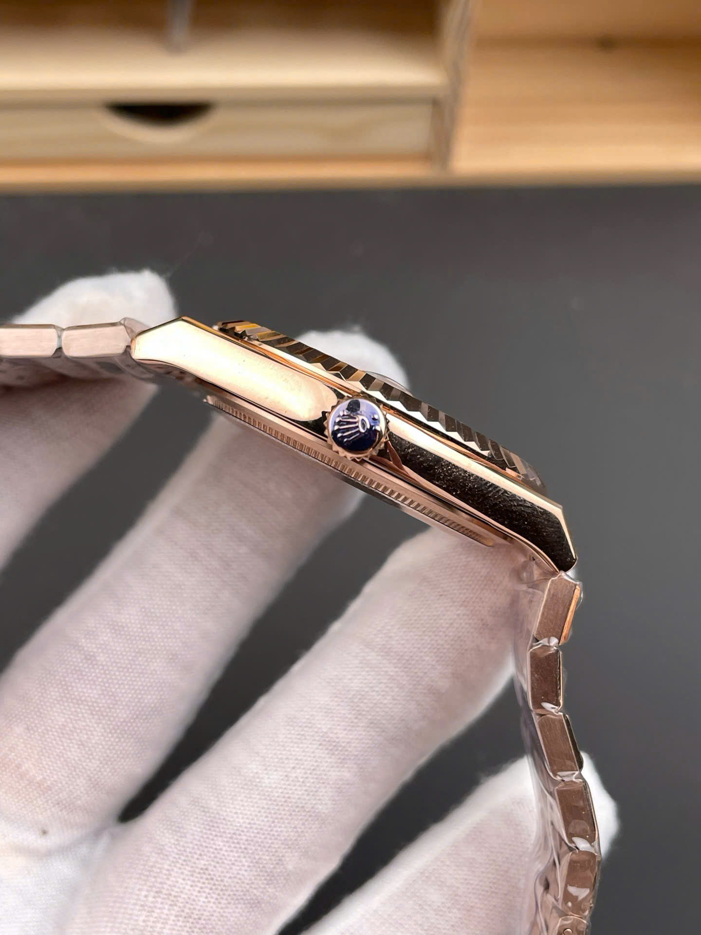 Đồng Hồ Rolex Land-Dweller 127235 Rep 11 Mặt Số Trắng Họa Tiết Tổ Ong 40mm (6) Dong Ho Rolex Land Dweller 127235 Rep 11 Mat So Trang Hoa Tiet To Ong 40mm 6