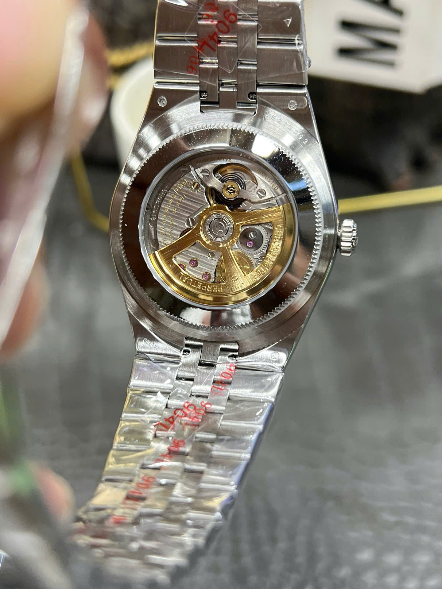 Đồng Hồ Rolex Land-Dweller 127336 Rep 11 Mặt Số Màu Trắng Họa Tiết Tổ Ong 40mm (6) Dong Ho Rolex Land Dweller 127336 Rep 11 Mat So Mau Trang Hoa Tiet To Ong 40mm 6