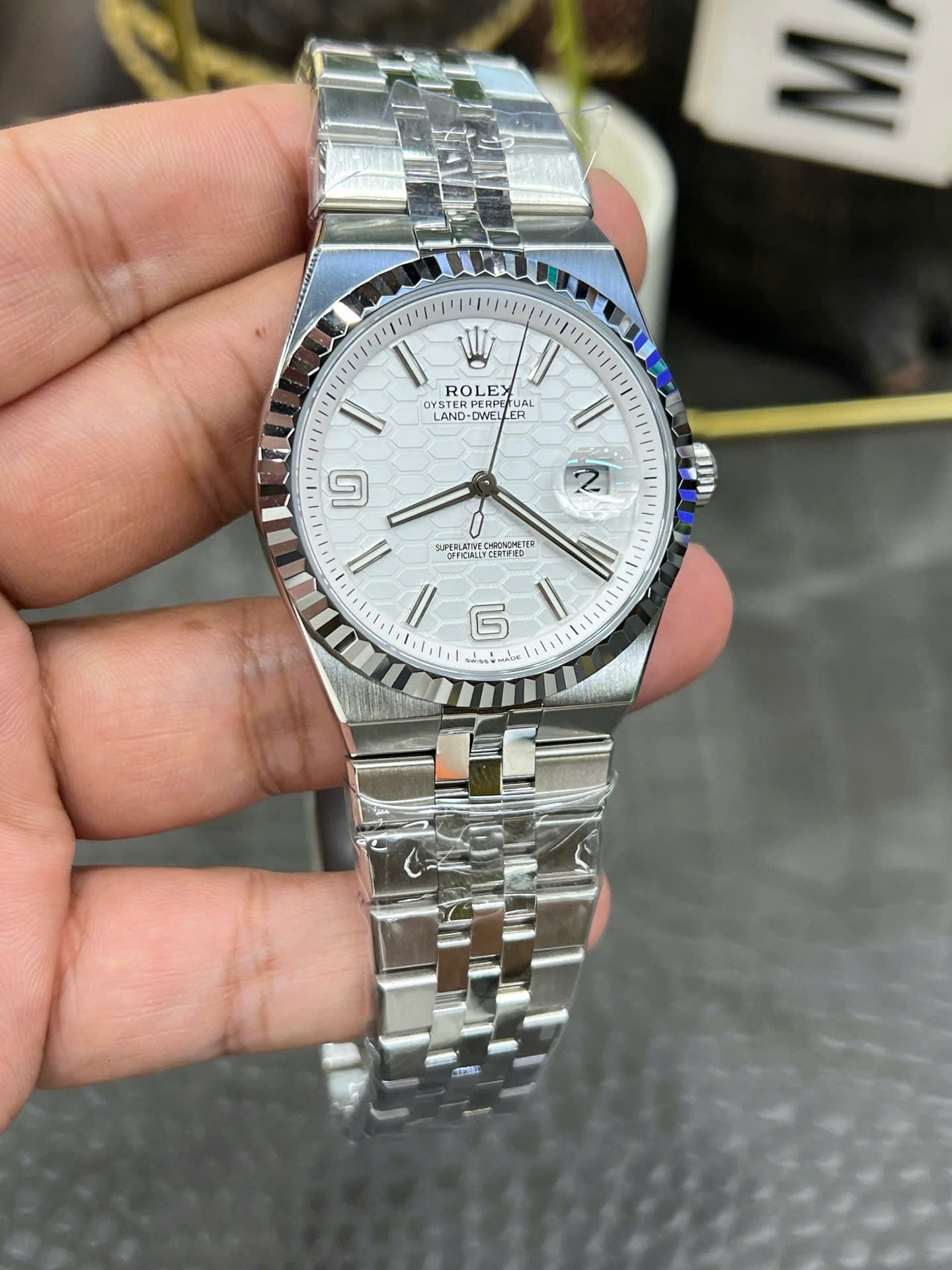 Đồng Hồ Rolex Land-Dweller 127336 Rep 11 Mặt Số Màu Trắng Họa Tiết Tổ Ong 40mm (9) Đồng Hồ Rolex Land-Dweller 127336 Rep 11 Mặt Số Màu Trắng Họa Tiết Tổ Ong 40mm (5)