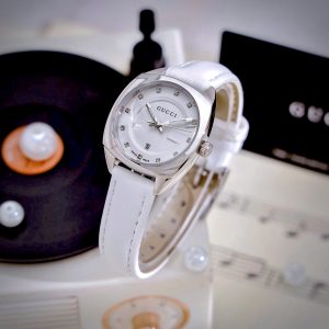 Dong Ho Gucci GG2570 Diamond Super Fake Cao Cap Day Da Mau Trang May Pin 4