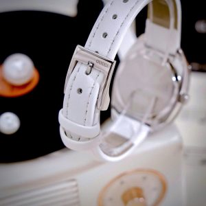 Đồng Hồ Gucci GG2570 Diamond Super Fake Cao Cấp Dây Da Màu Trắng Máy Pin (5)