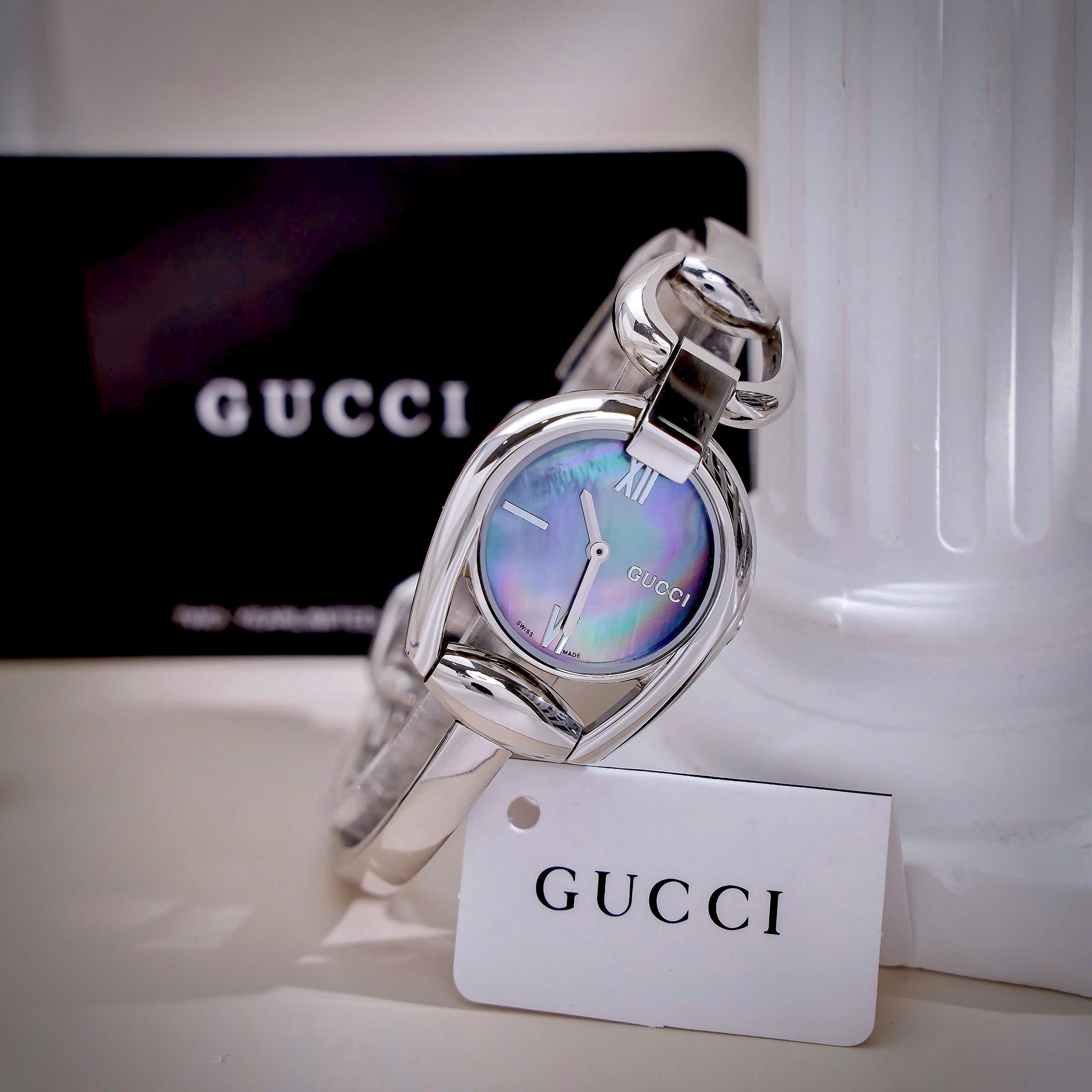 Đồng Hồ Gucci Horsebit Nữ Dạng Lắc Mặt Xà Cừ Super Fake Cao Cấp 28mm (5) Đồng Hồ Gucci Horsebit Nữ Dạng Lắc Mặt Xà Cừ Super Fake Cao Cấp 28mm (3)
