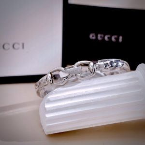 Đồng Hồ Gucci Horsebit Nữ Dạng Lắc Mặt Xà Cừ Super Fake Cao Cấp 28mm (3)