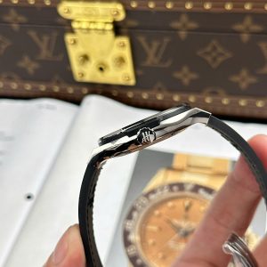 Dong Ho Hublot Classic Fusion Titanium Black Dial Che Tac 85 Grams Xuong JJZ 42mm 12