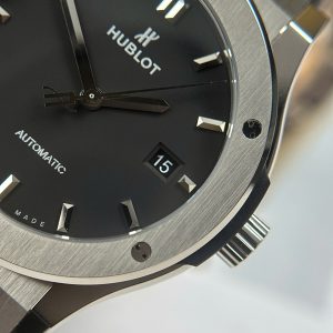 Dong Ho Hublot Classic Fusion Titanium Black Dial Che Tac 85 Grams Xuong JJZ 42mm 4