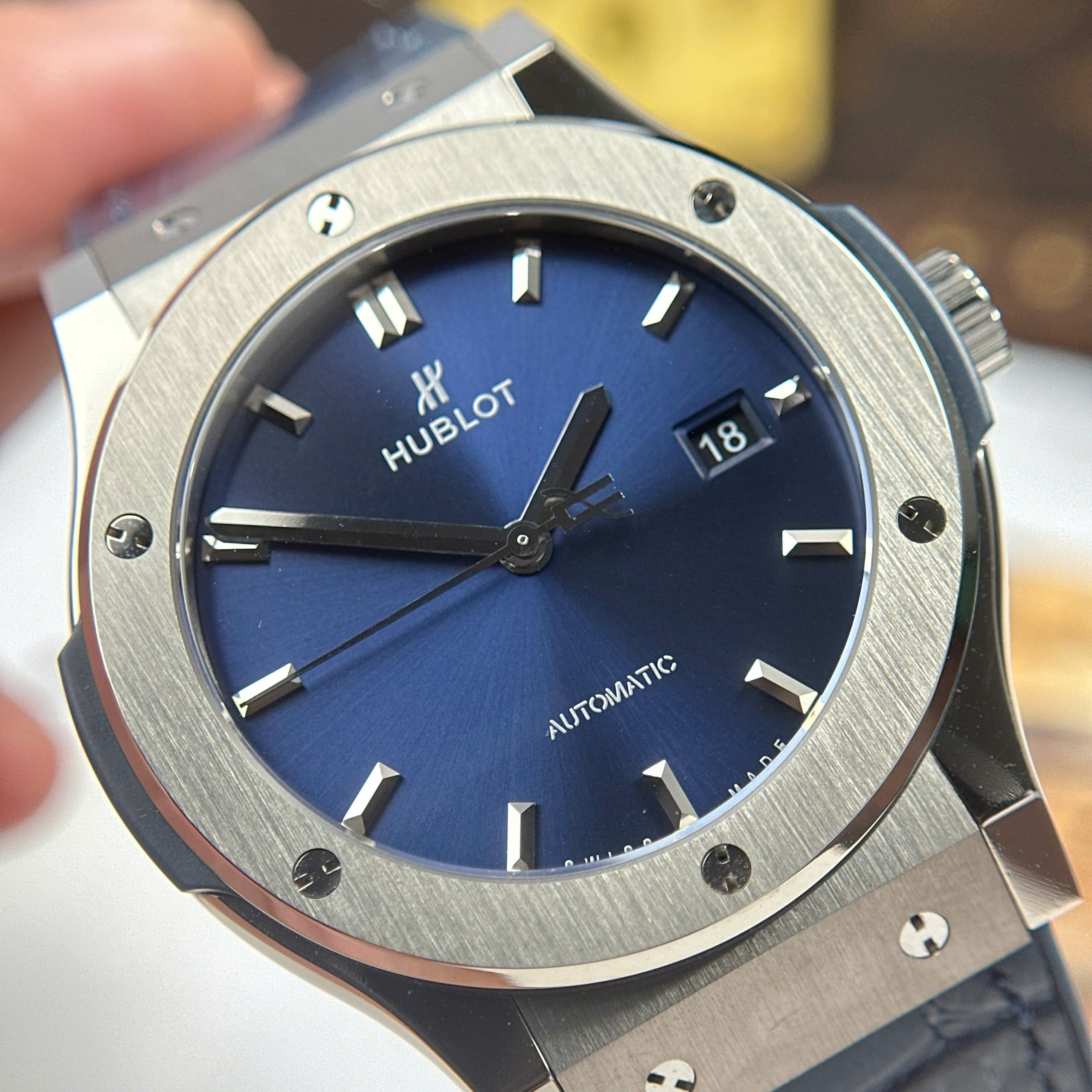 Đồng Hồ Hublot Classic Fusion Titanium Blue Dial Chế Tác 85 Grams Xưởng JJZ 42mm (9) Đồng Hồ Hublot Classic Fusion Titanium Blue Dial Chế Tác 85 Grams Xưởng JJZ 42mm (6)