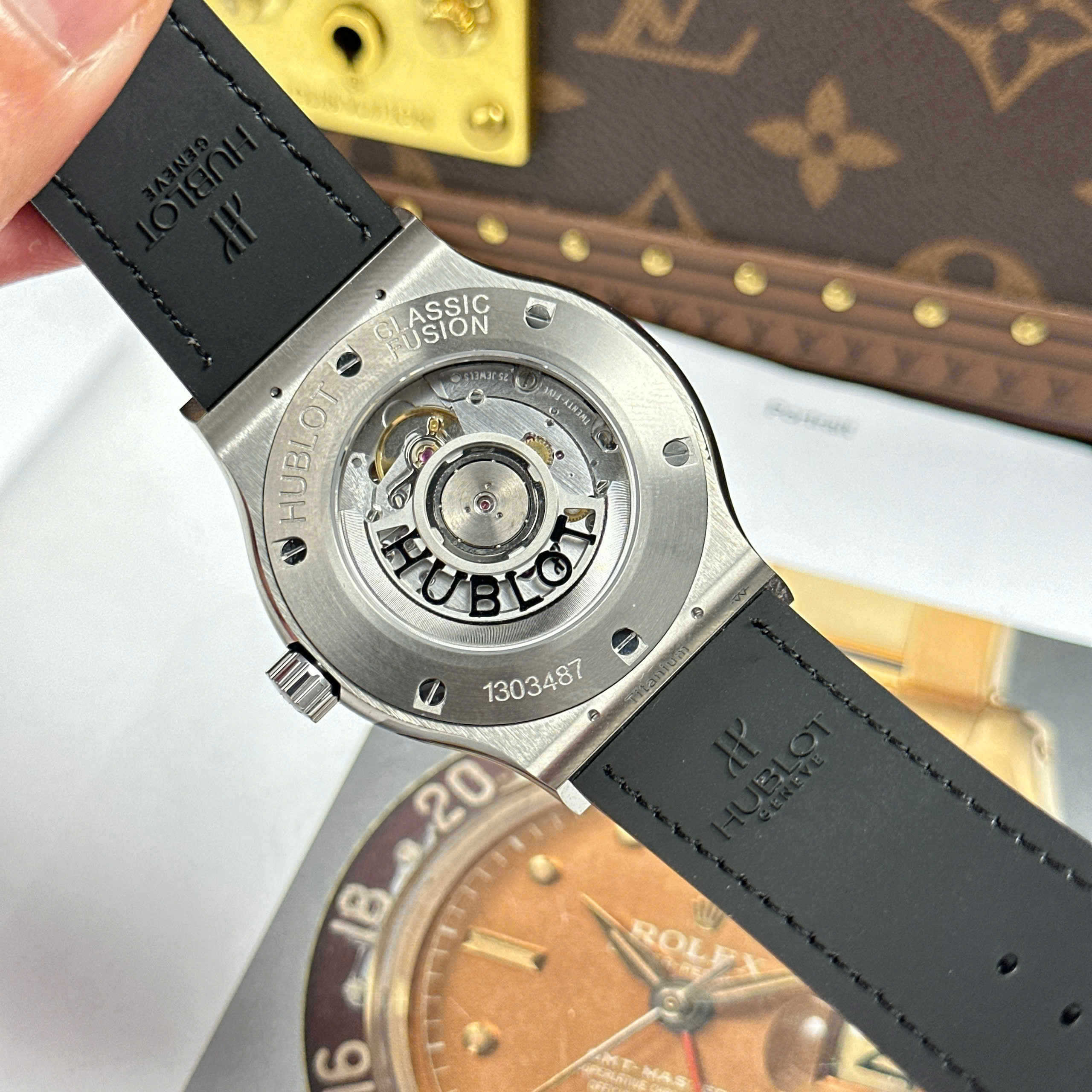 Đồng Hồ Hublot Classic Fusion Titanium Gray Dial Chế Tác 85 Grams Xưởng JJZ 42mm (5) Dong Ho Hublot Classic Fusion Titanium Gray Dial Che Tac 85 Grams Xuong JJZ 42mm 5