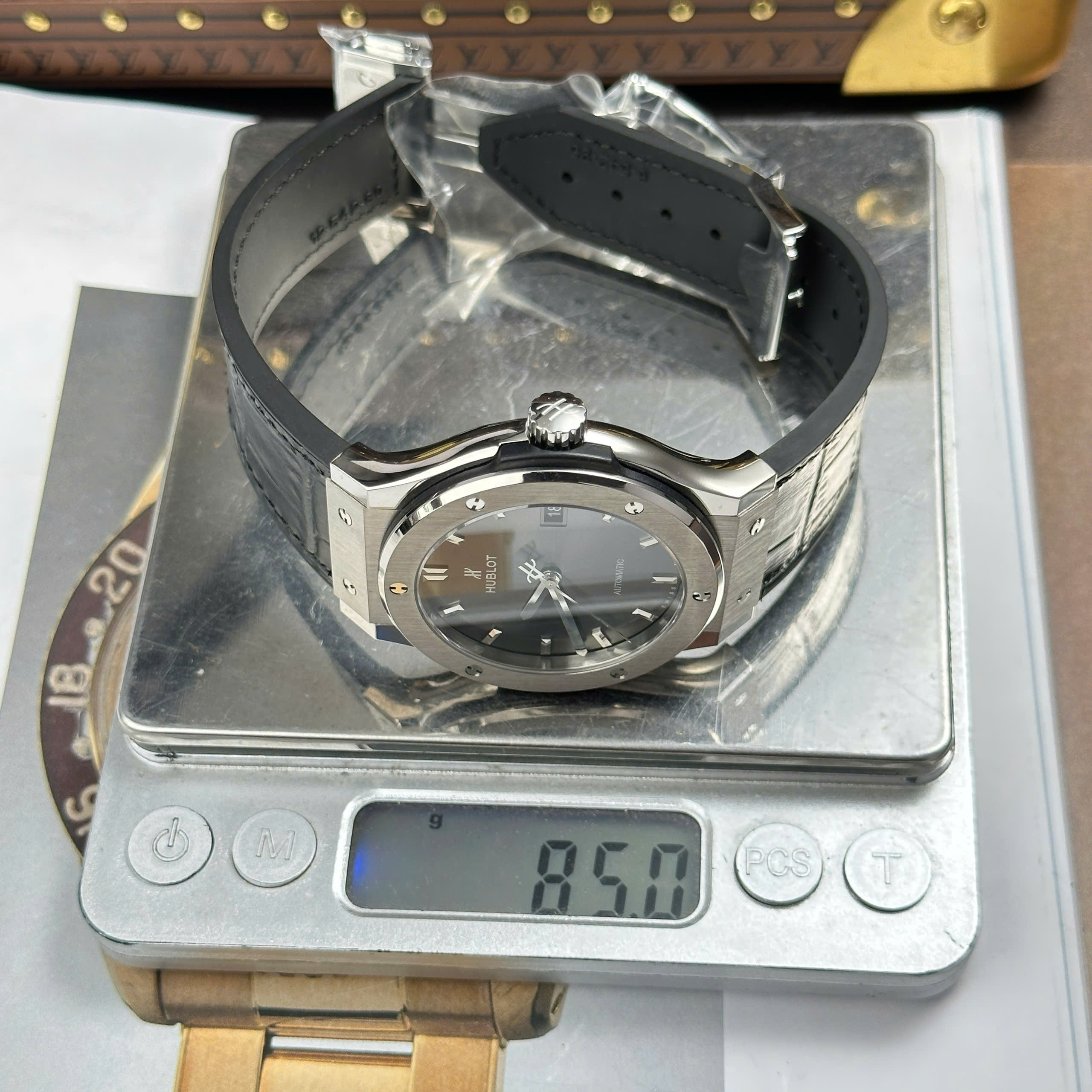 Đồng Hồ Hublot Classic Fusion Titanium Gray Dial Chế Tác 85 Grams Xưởng JJZ 42mm (9) Dong Ho Hublot Classic Fusion Titanium Gray Dial Che Tac 85 Grams Xuong JJZ 42mm 9