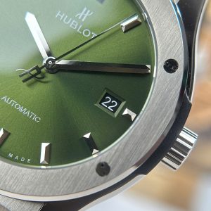 Dong Ho Hublot Classic Fusion Titanium Green Dial Che Tac 85 Grams Xuong JJZ 42mm 10
