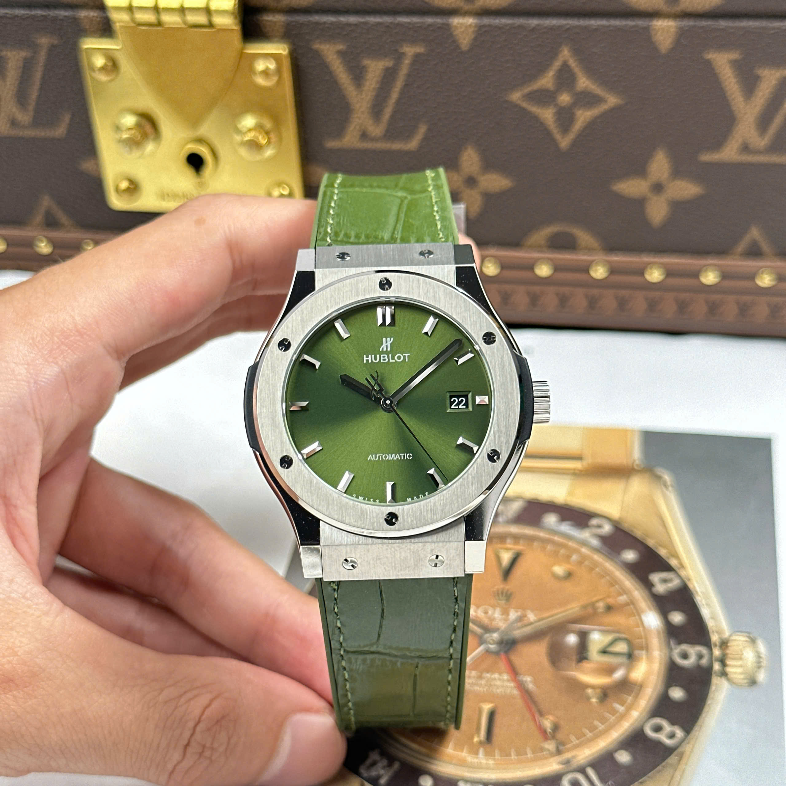 Đồng Hồ Hublot Classic Fusion Titanium Green Dial Chế Tác 85 Grams Xưởng JJZ 42mm (2) Đồng Hồ Hublot Classic Fusion Titanium Green Dial Chế Tác 85 Grams Xưởng JJZ 42mm (11)