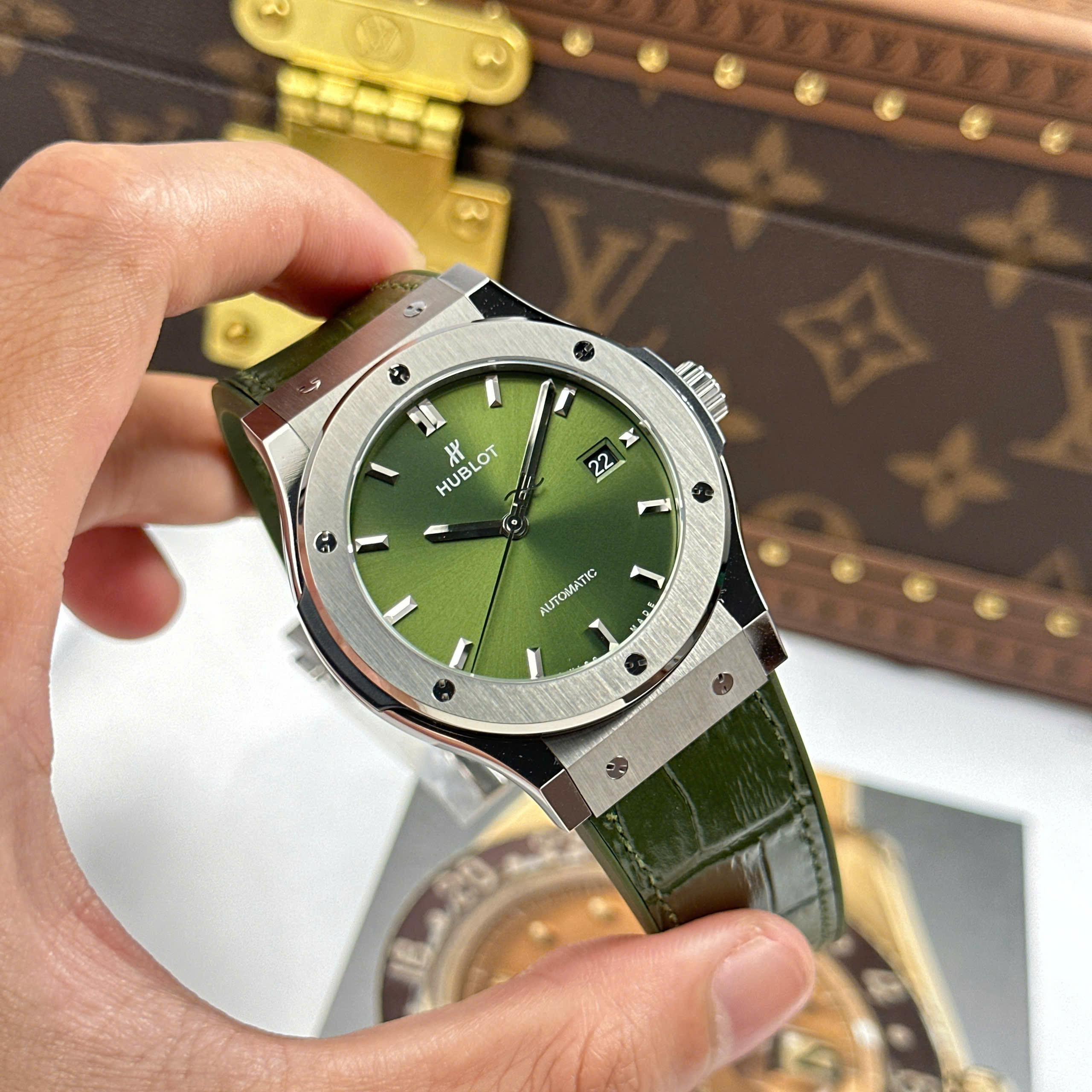 Đồng Hồ Hublot Classic Fusion Titanium Green Dial Chế Tác 85 Grams Xưởng JJZ 42mm (6) Đồng Hồ Hublot Classic Fusion Titanium Green Dial Chế Tác 85 Grams Xưởng JJZ 42mm (11)