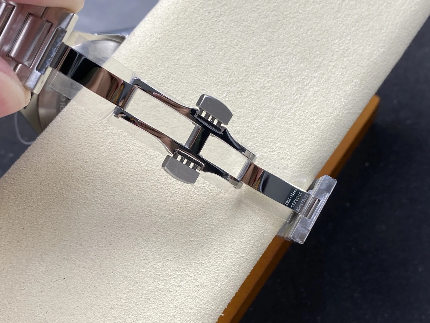 Đồng Hồ IWC Schaffhausen Ingenieur Replica Cao Cấp Nhất Nhà Máy V7 40mm (1) Dong Ho IWC Schaffhausen Ingenieur Replica Cao Cap Nhat Nha May V7 40mm 1